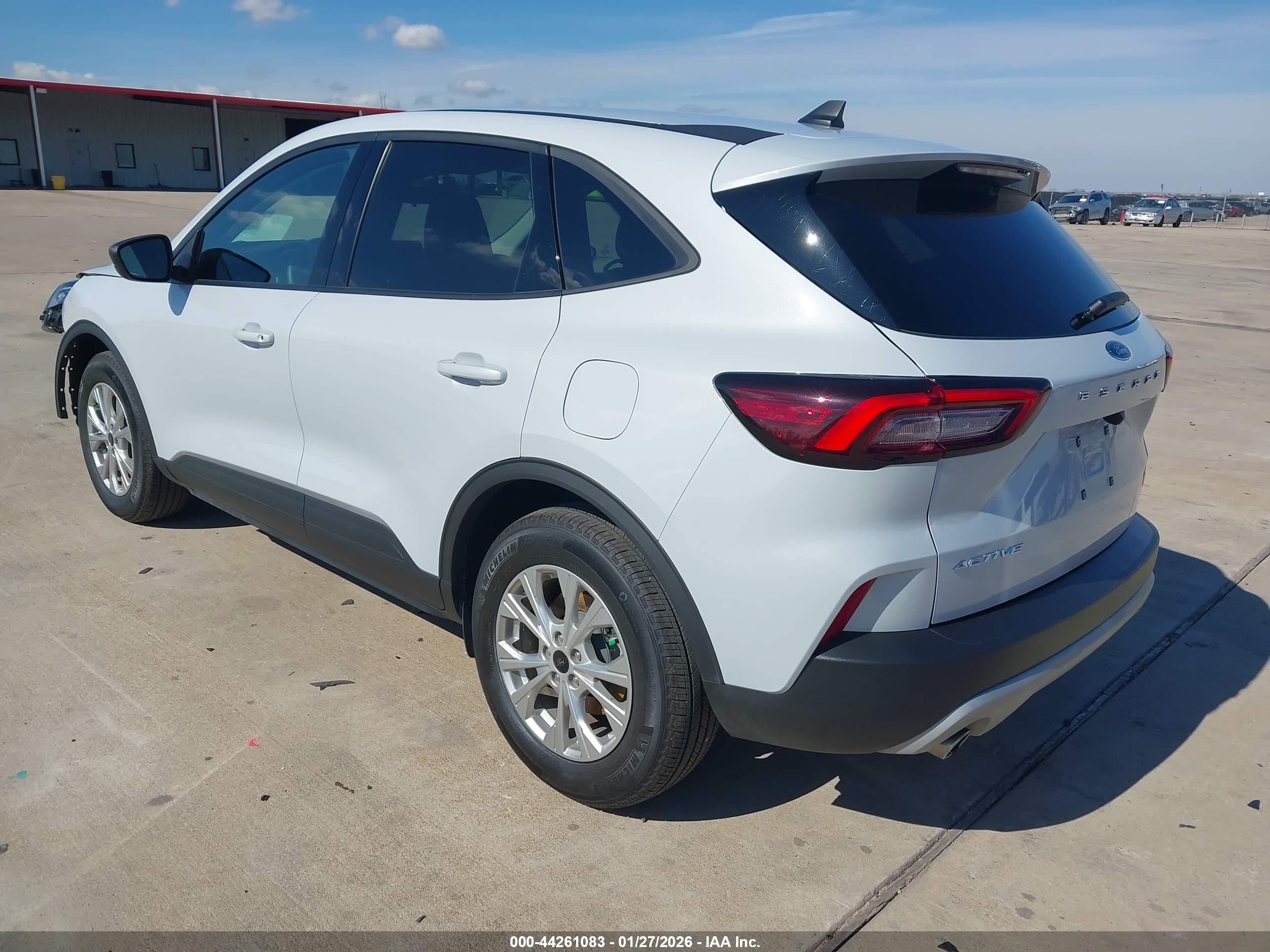 FORD ESCAPE image 3