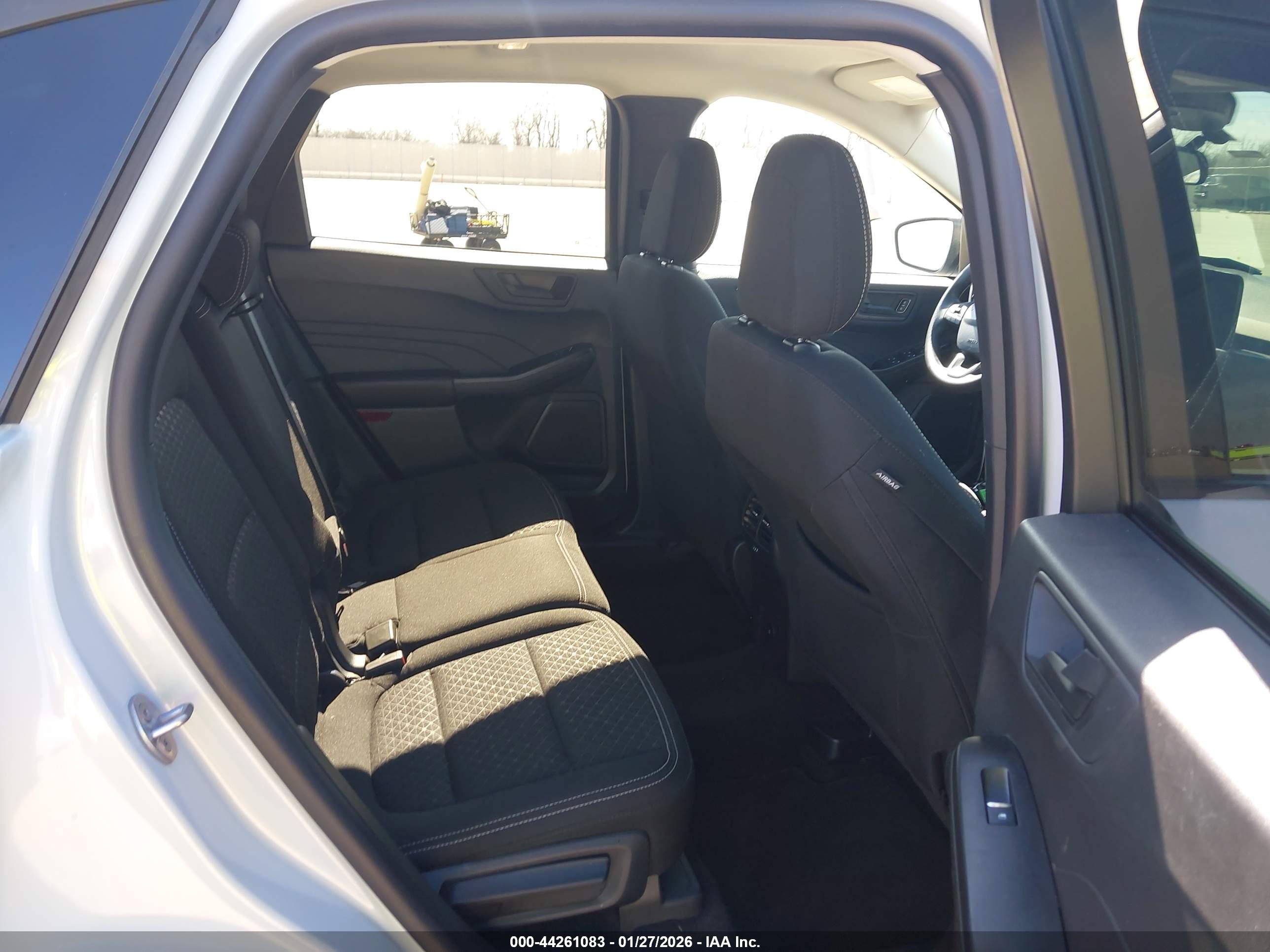 FORD ESCAPE image 8