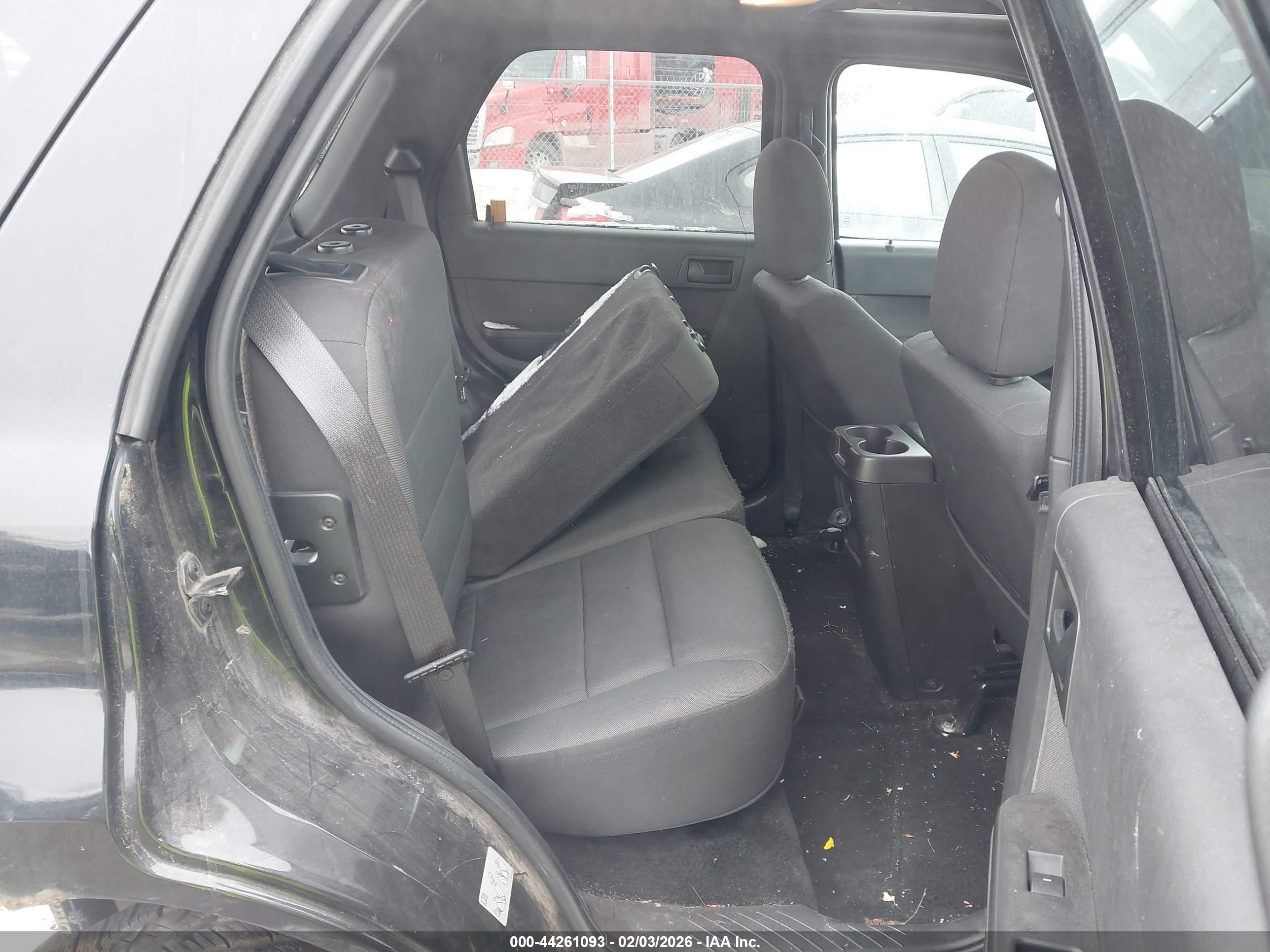 FORD ESCAPE image 8