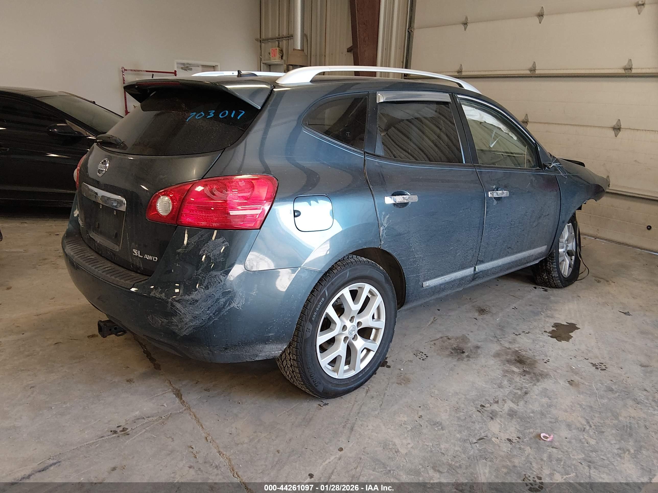 NISSAN ROGUE image 4