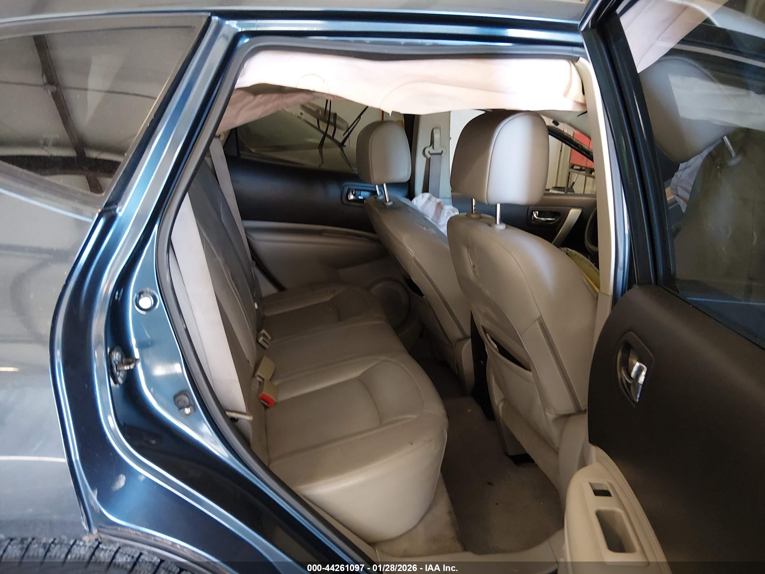 NISSAN ROGUE image 8