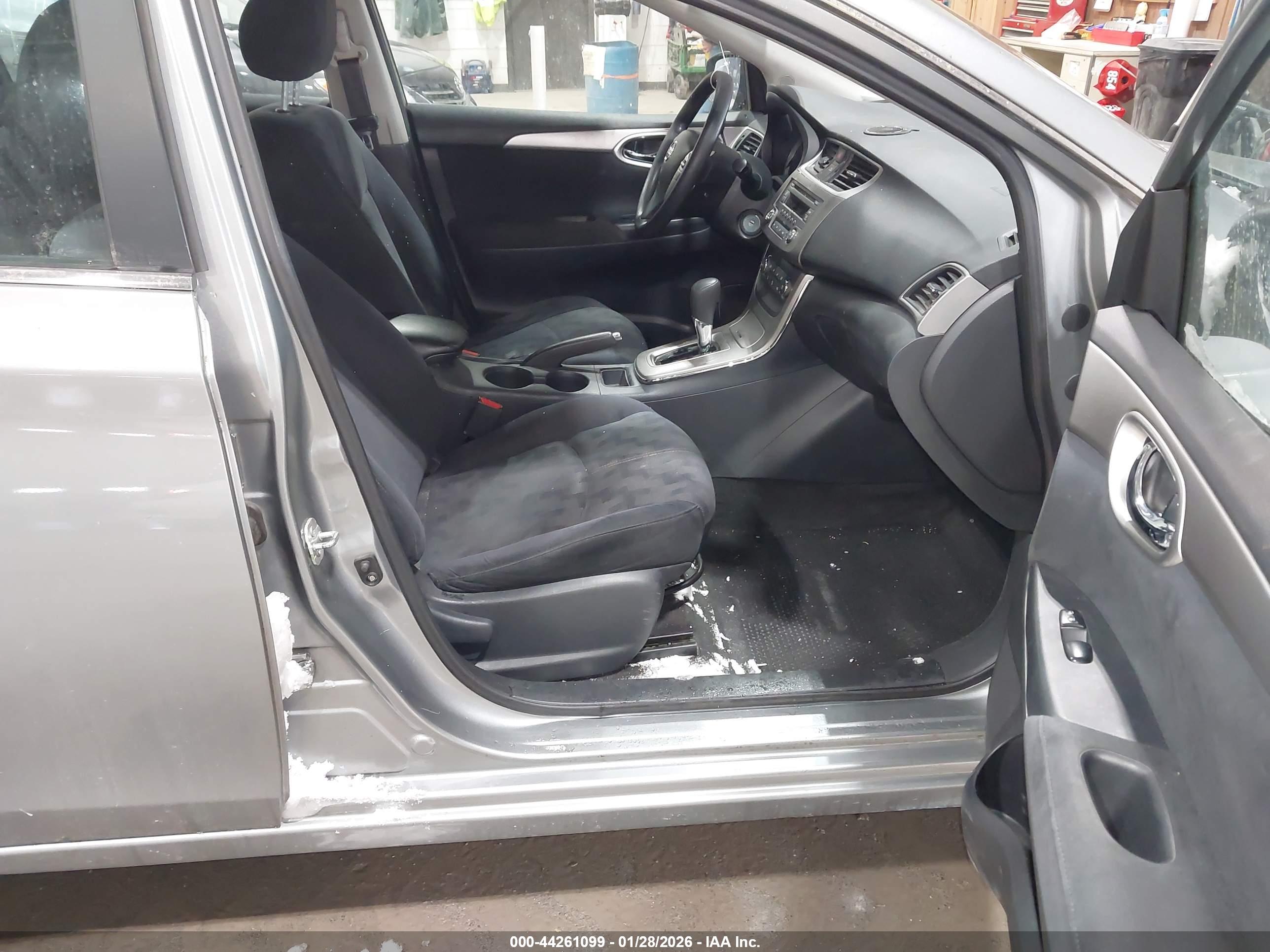 NISSAN SENTRA image 5