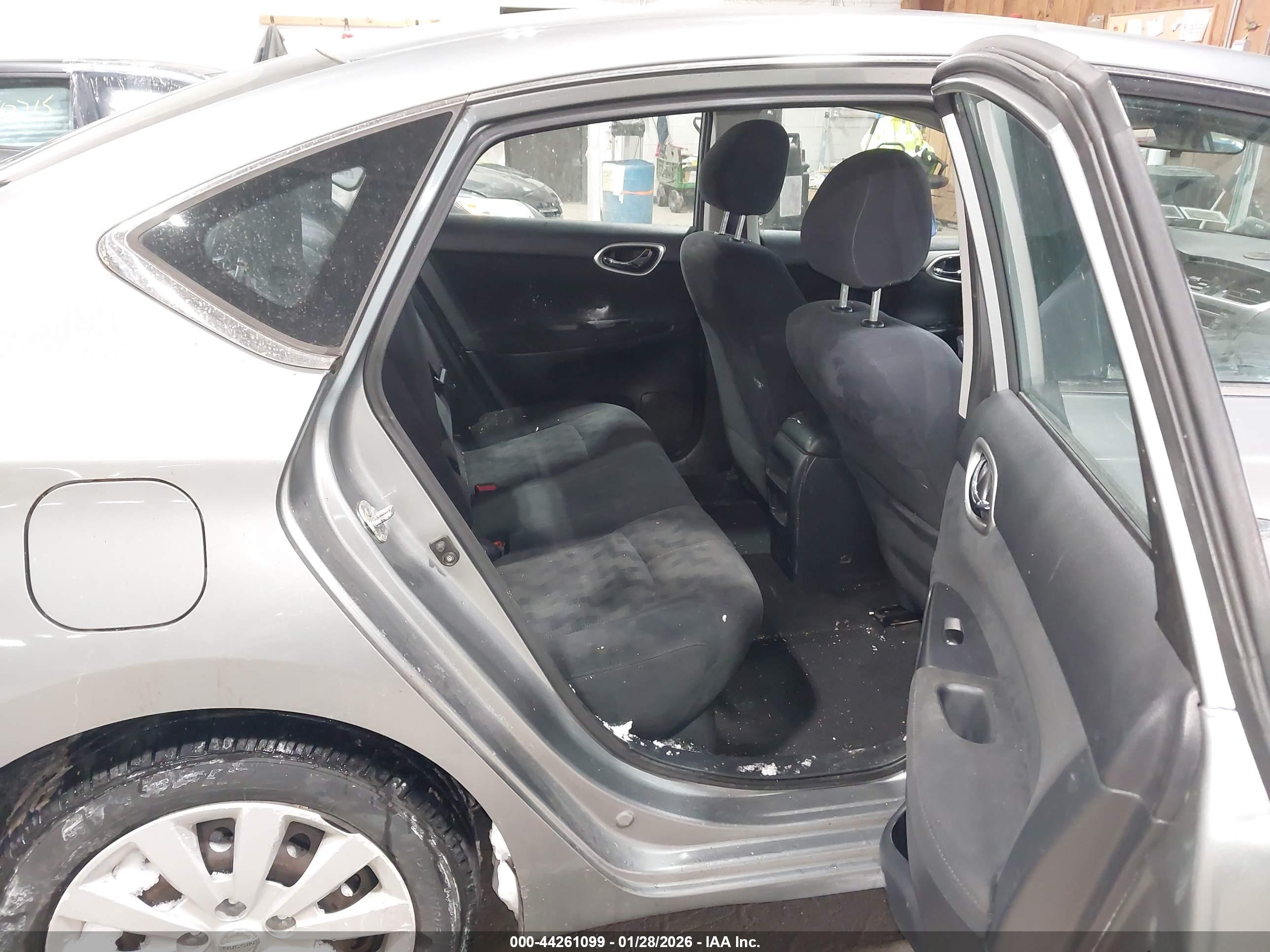 NISSAN SENTRA image 8