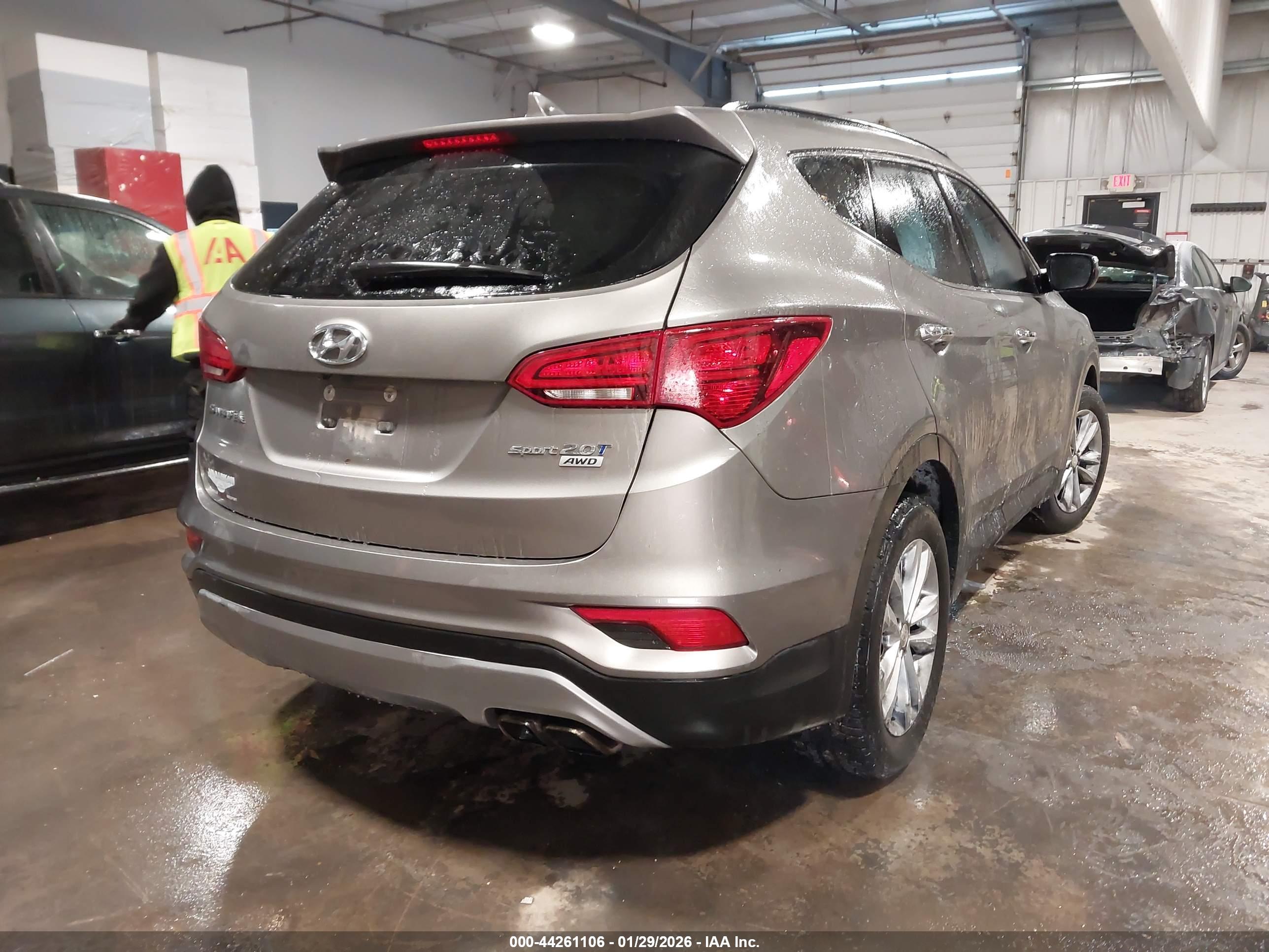 HYUNDAI SANTA image 4