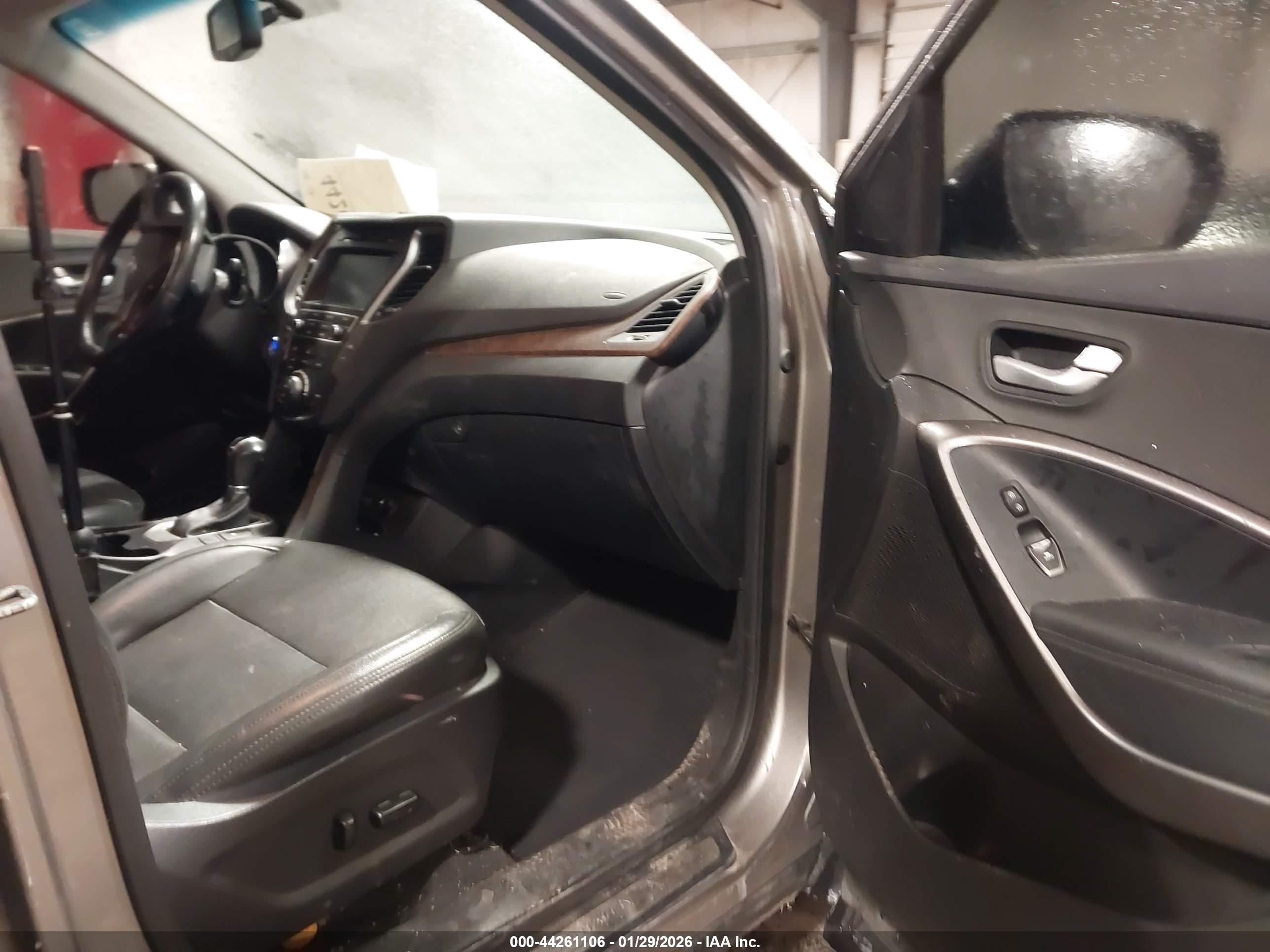HYUNDAI SANTA image 5