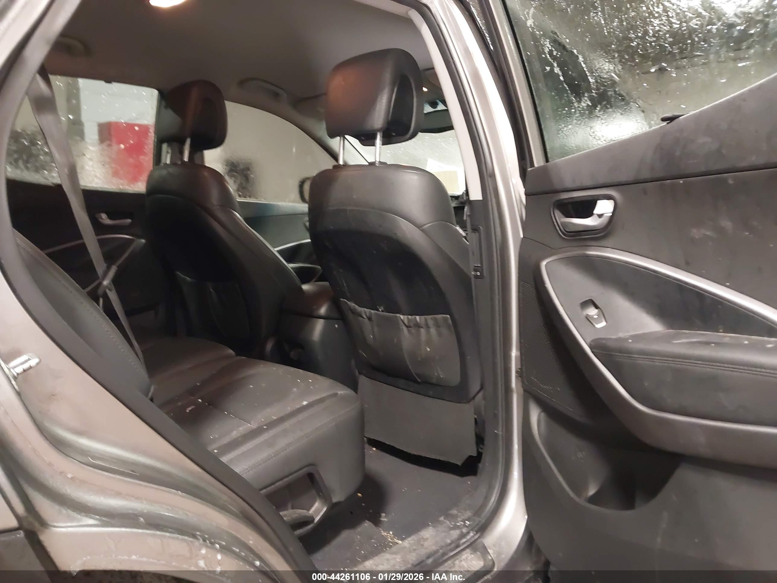HYUNDAI SANTA image 8