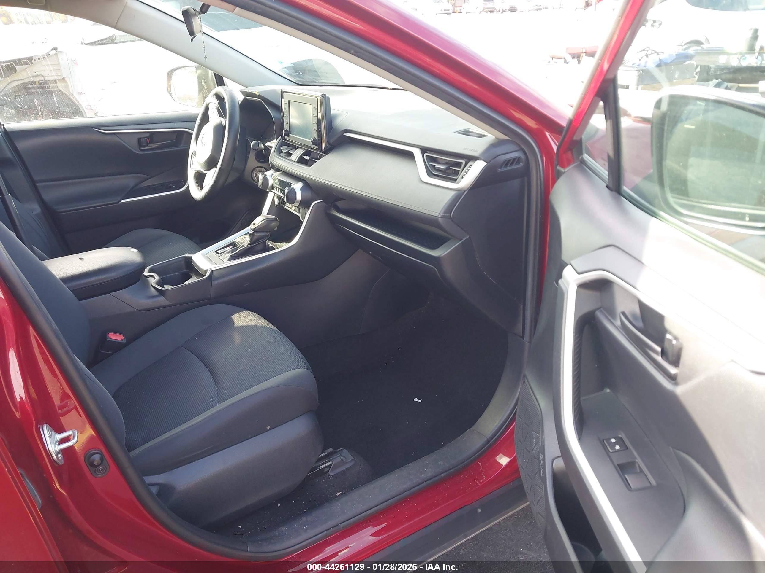 TOYOTA RAV4 image 5