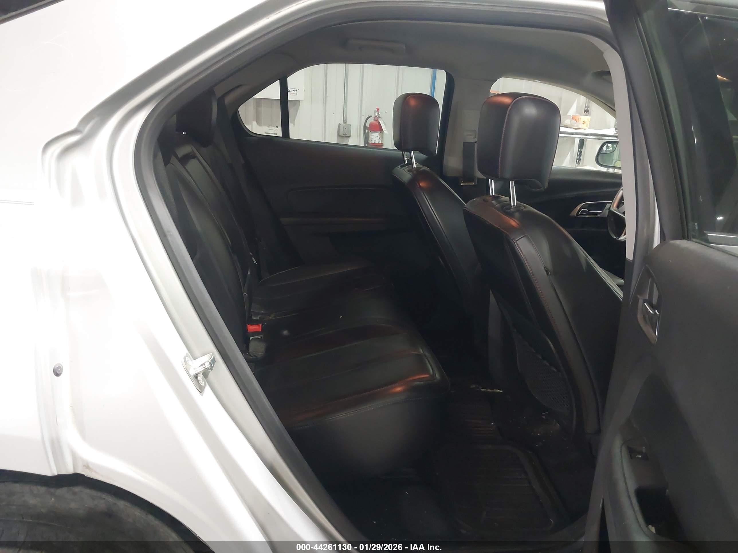 CHEVROLET EQUINOX image 8
