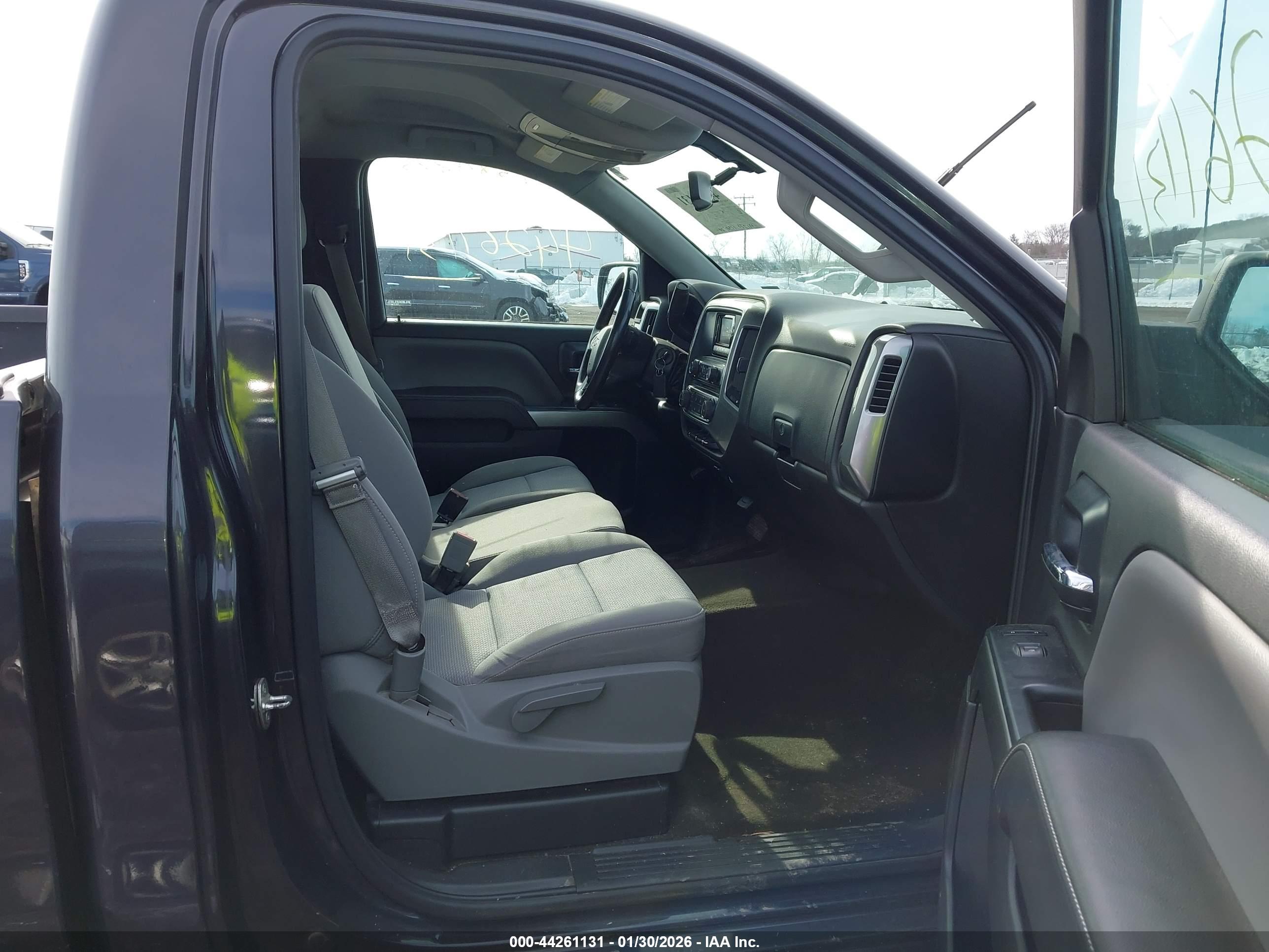 CHEVROLET SILVERADO image 5