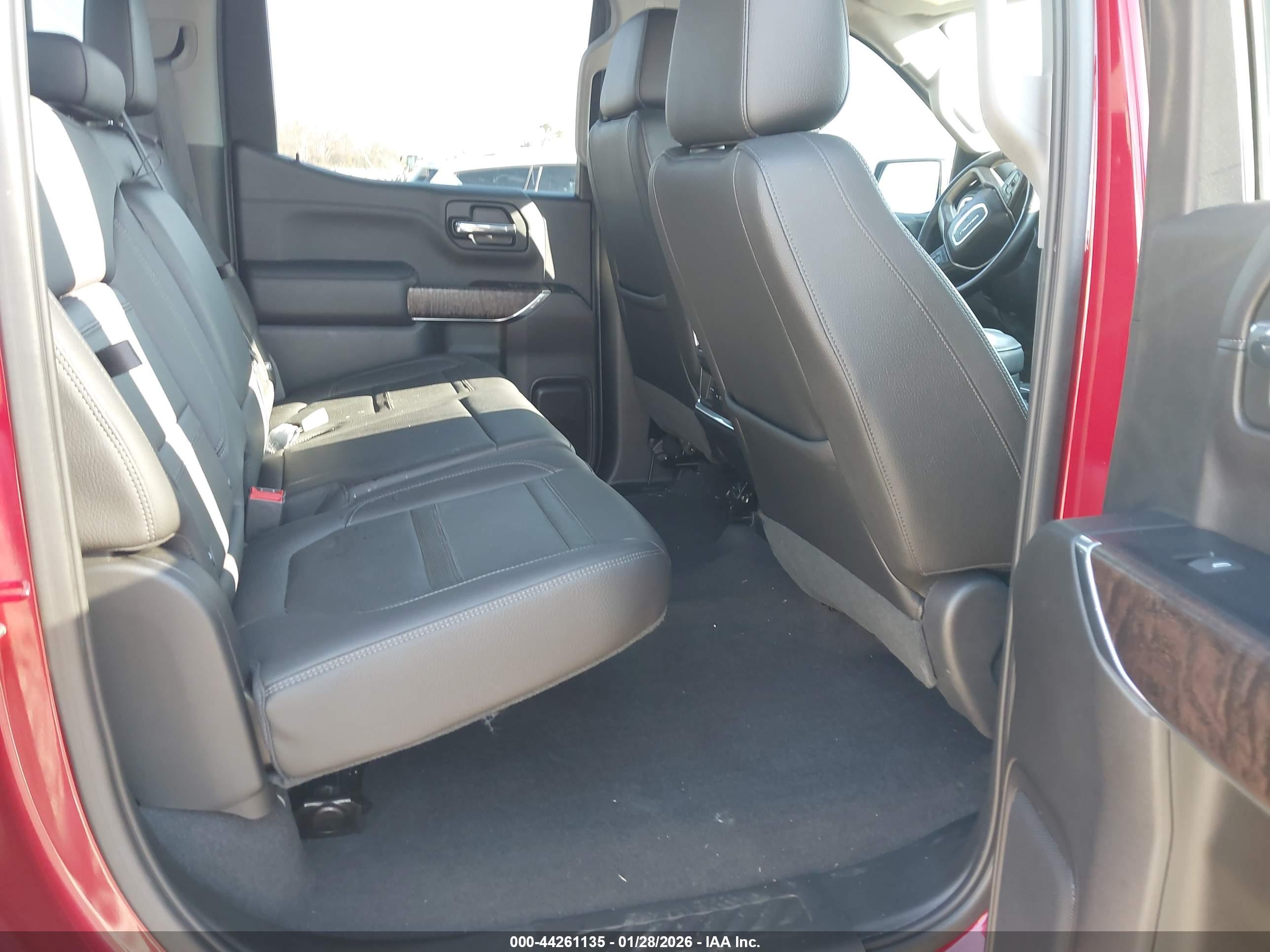 GMC SIERRA image 8