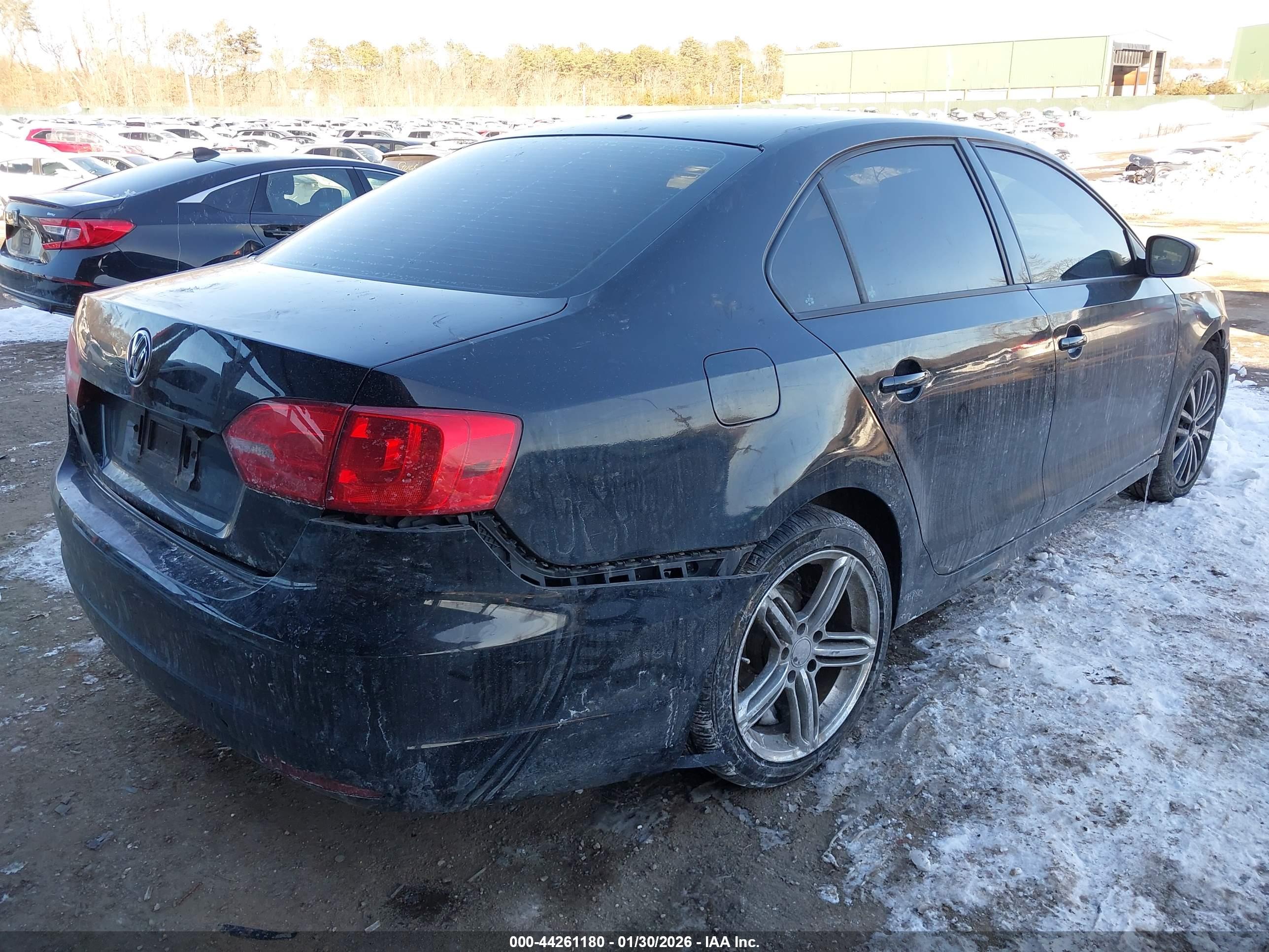 VOLKSWAGEN JETTA image 4