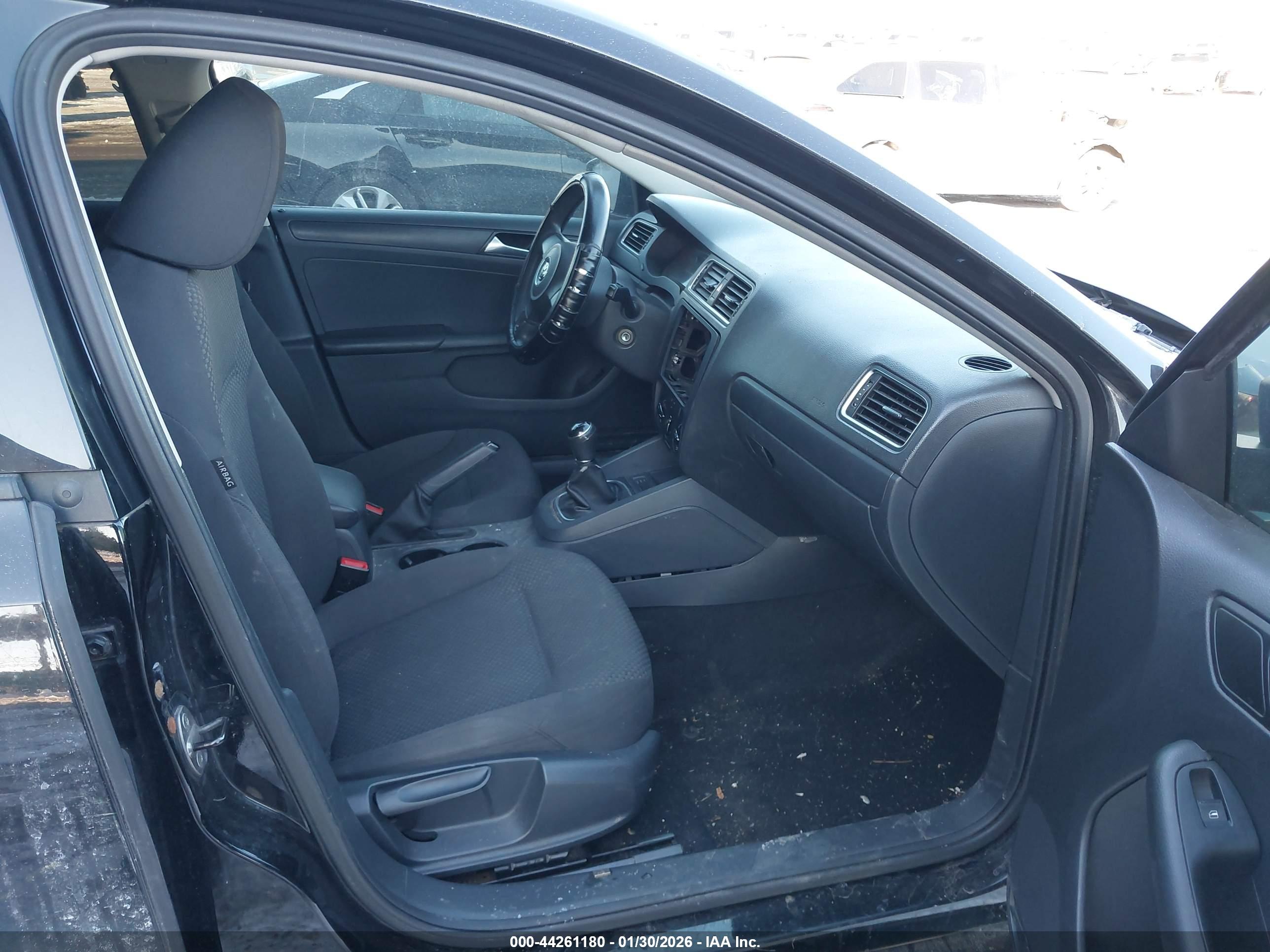 VOLKSWAGEN JETTA image 5