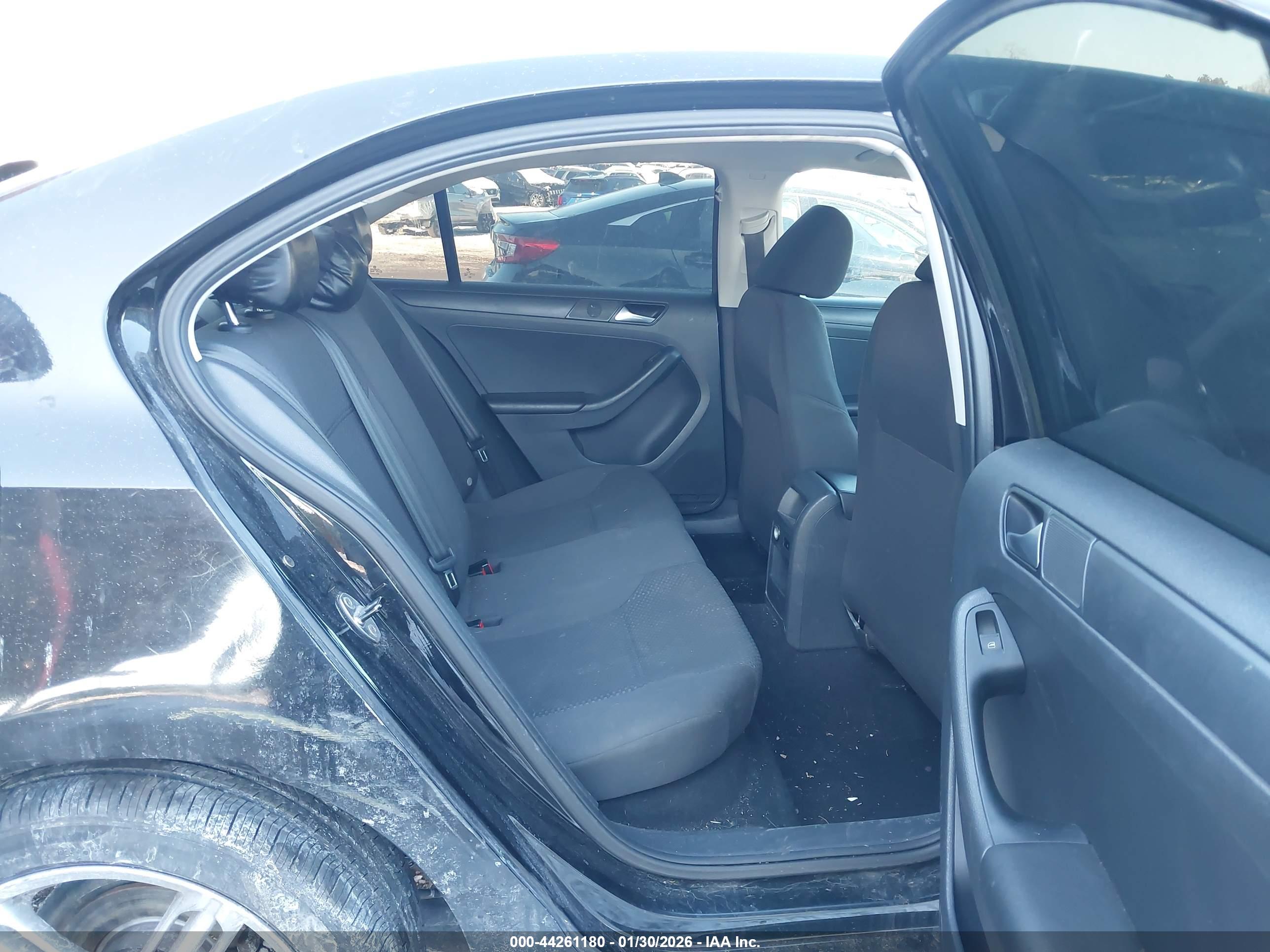 VOLKSWAGEN JETTA image 8