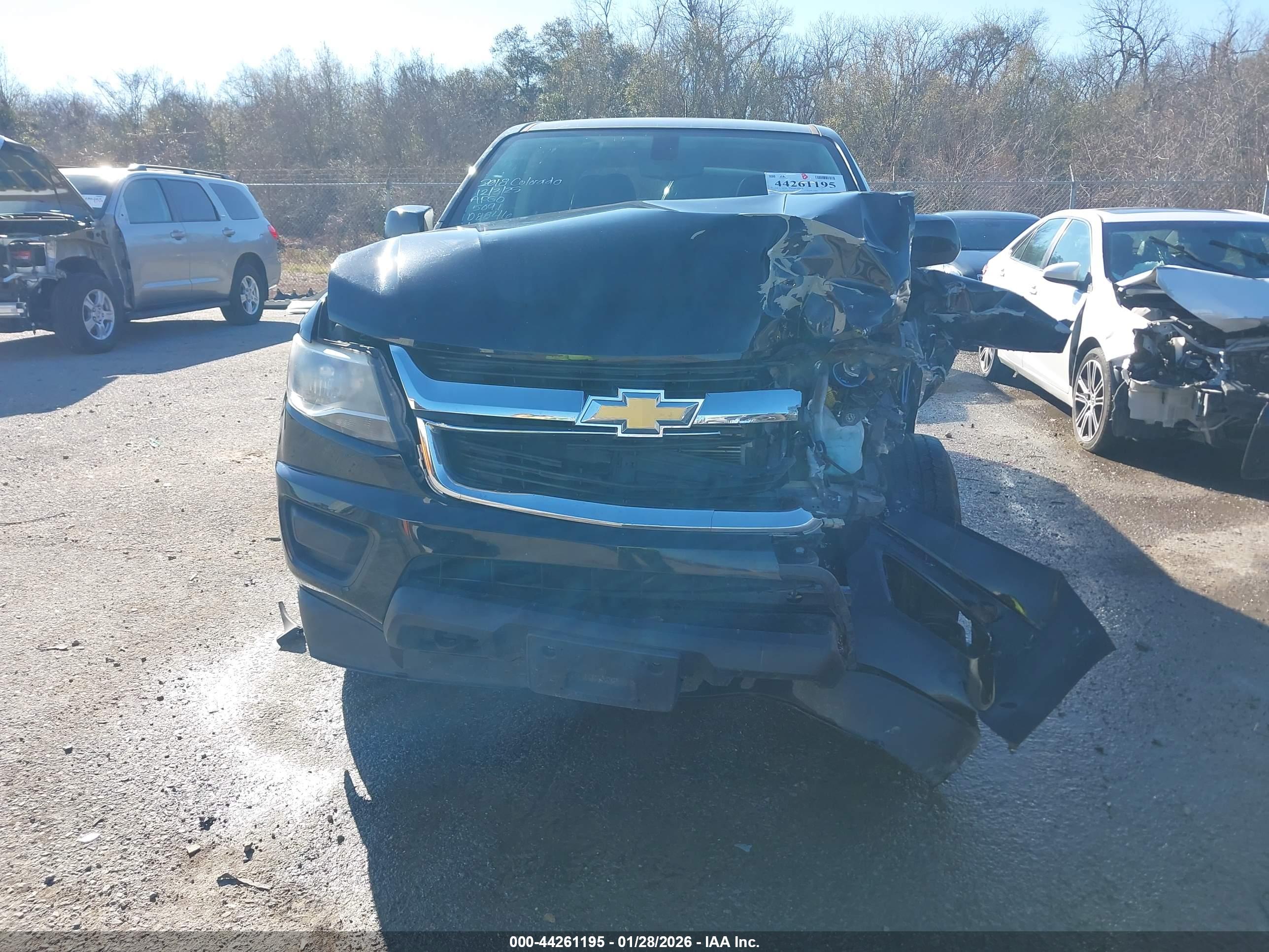 CHEVROLET COLORADO image 10