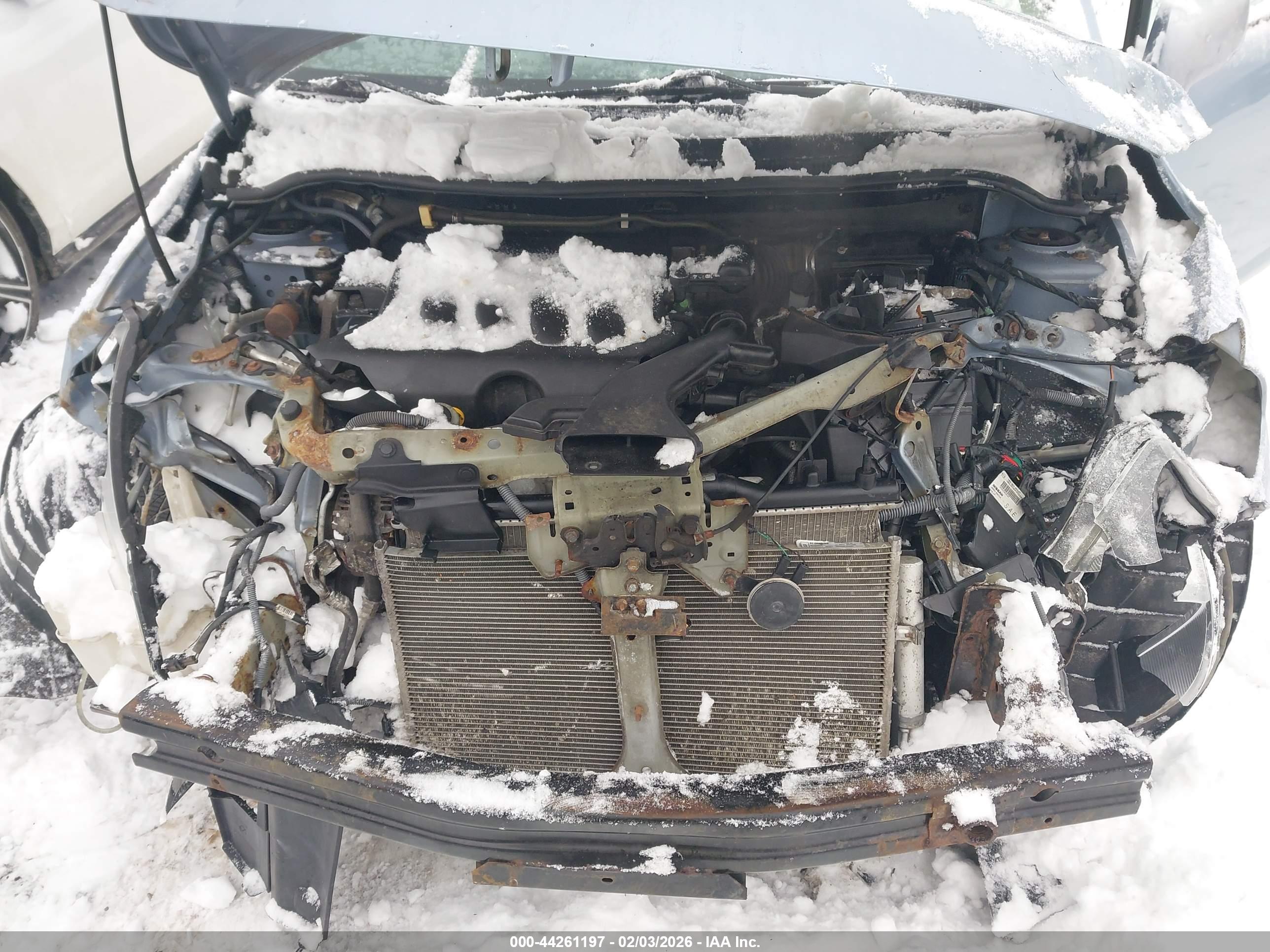NISSAN VERSA image 10