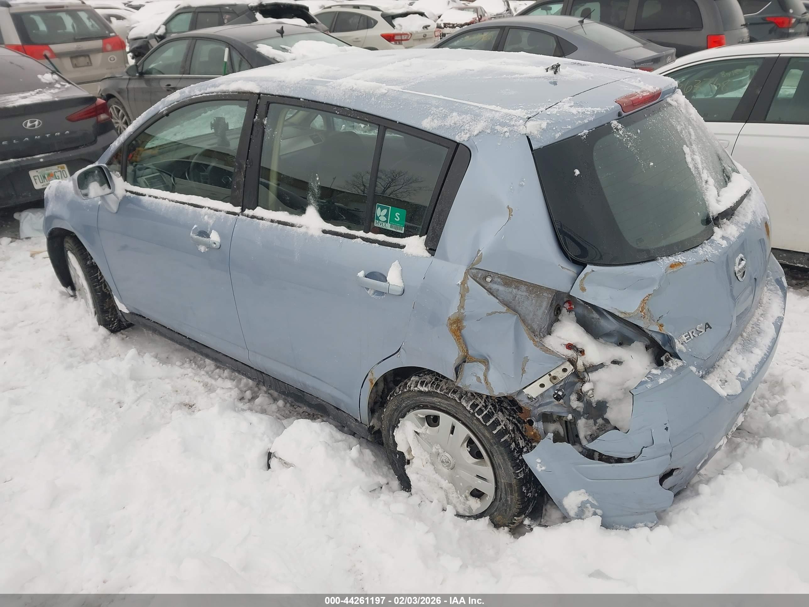 NISSAN VERSA image 3