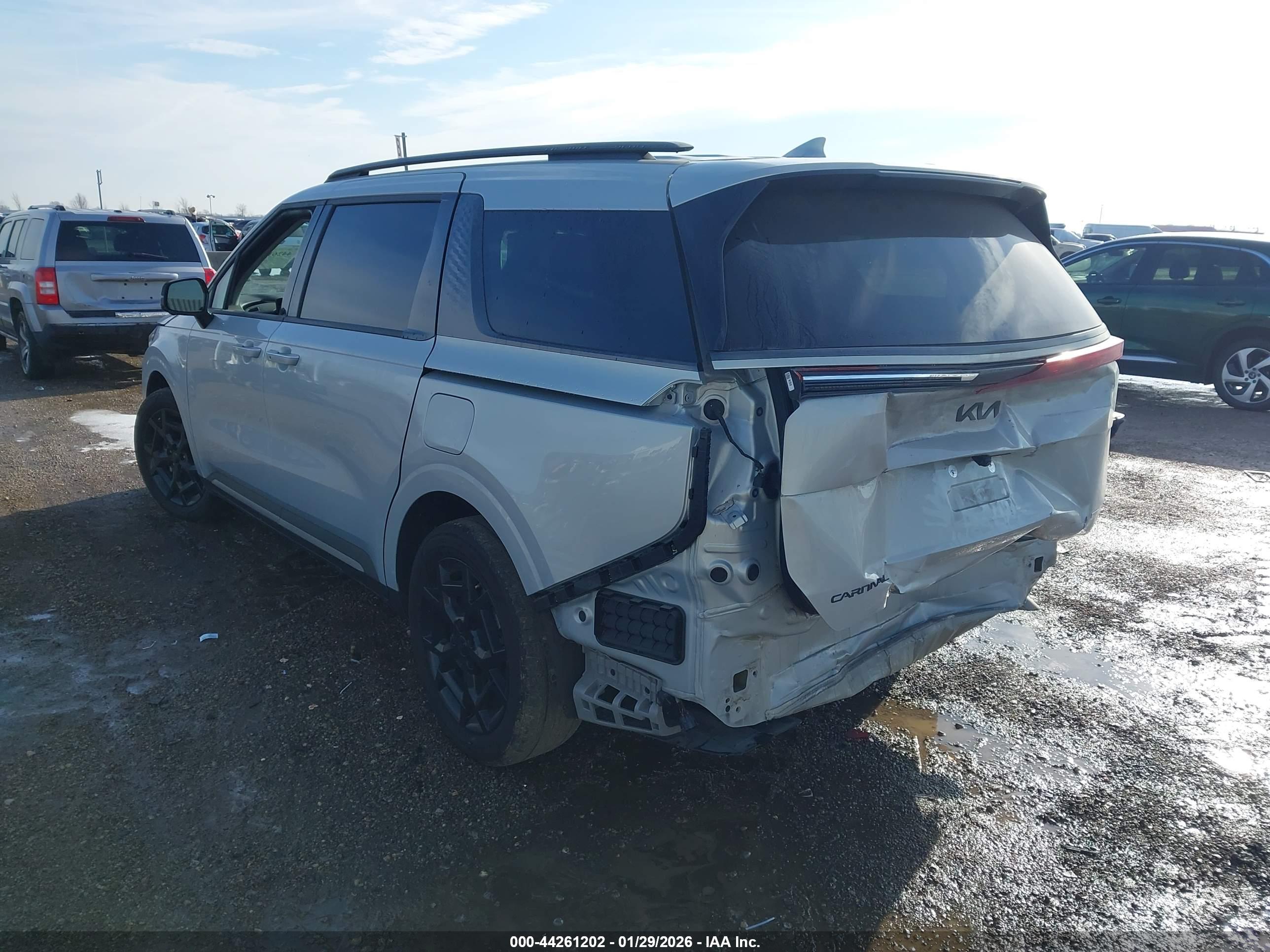 KIA CARNIVAL image 3