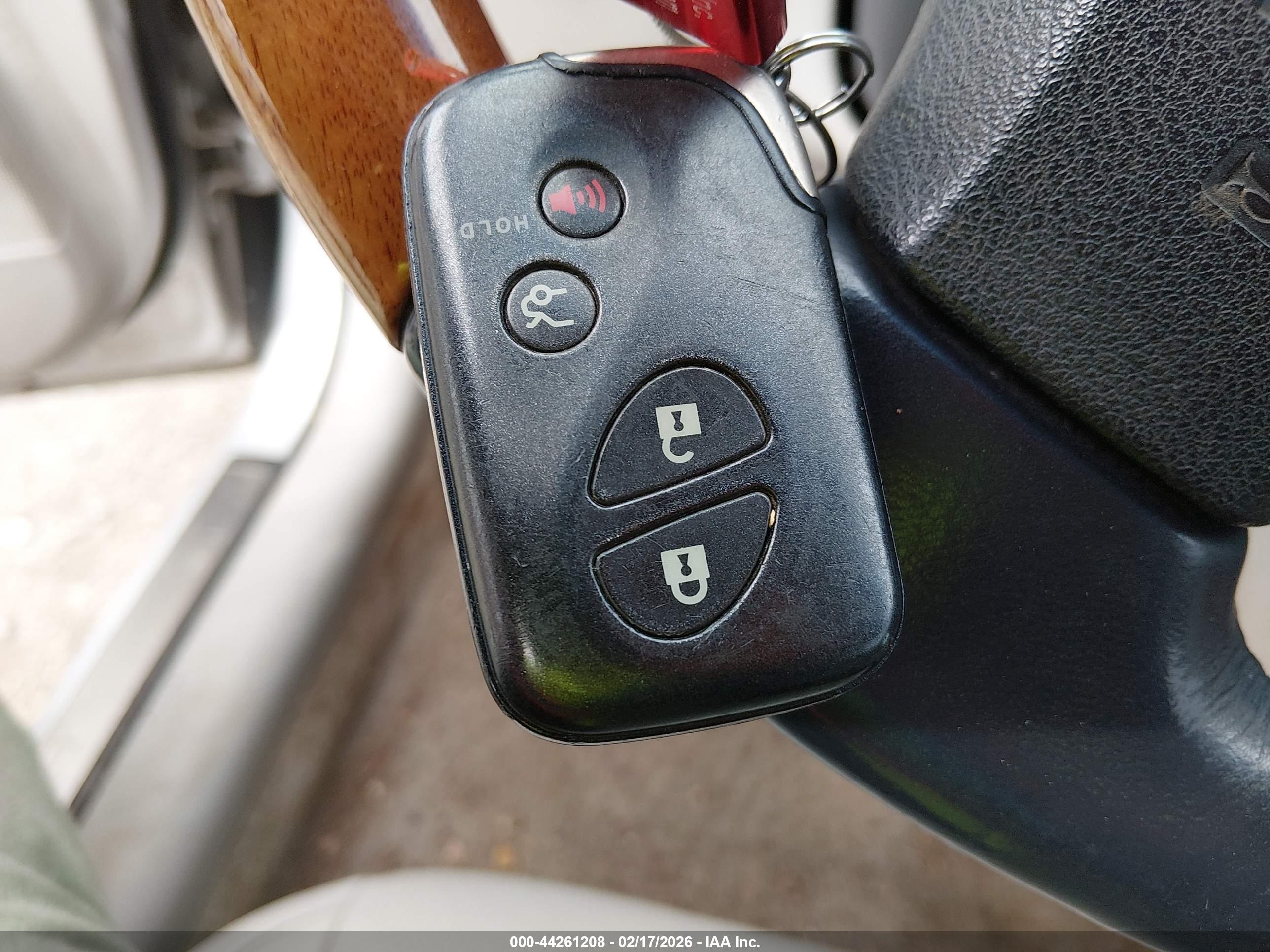 LEXUS ES image 11