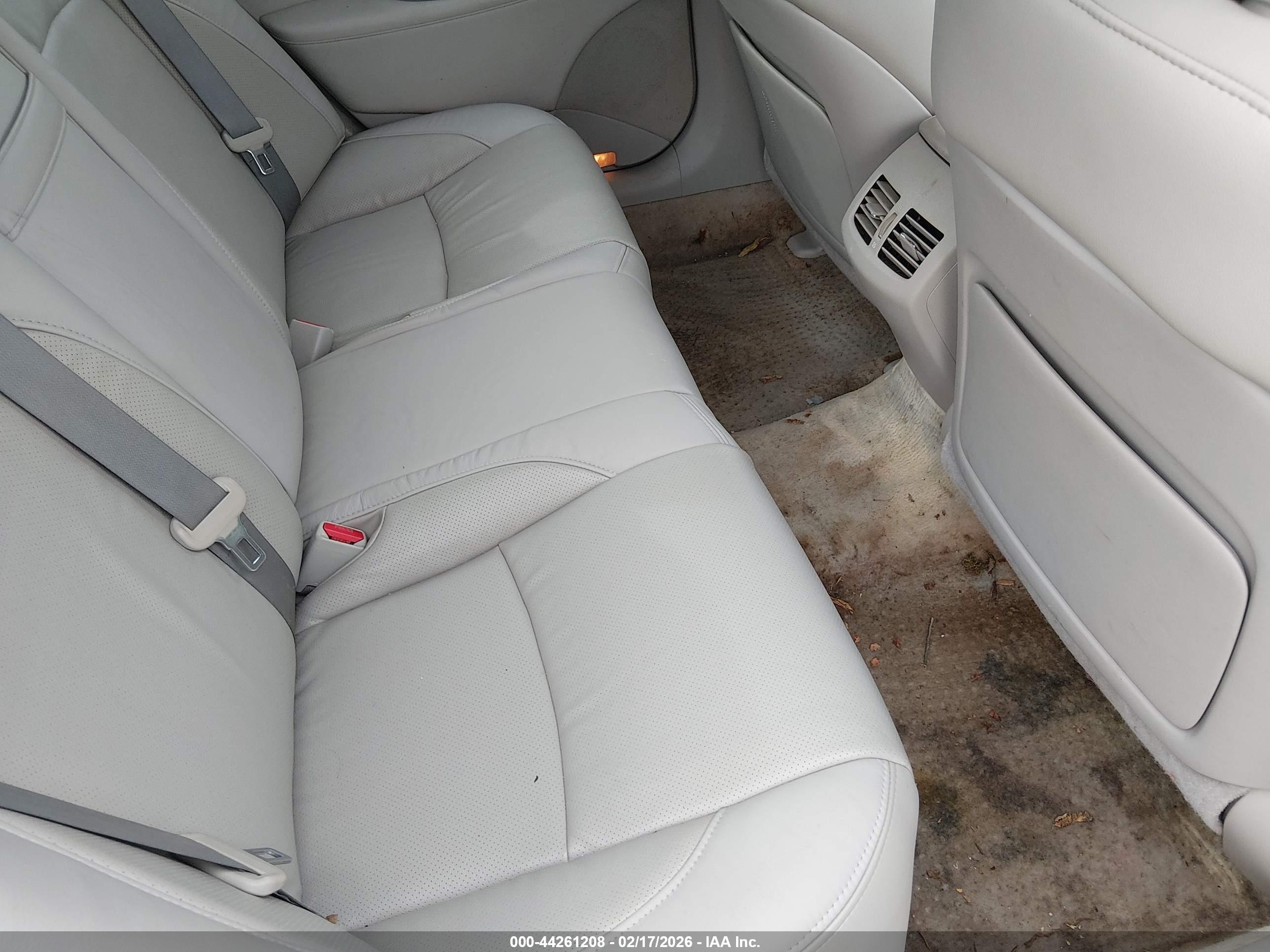 LEXUS ES image 8