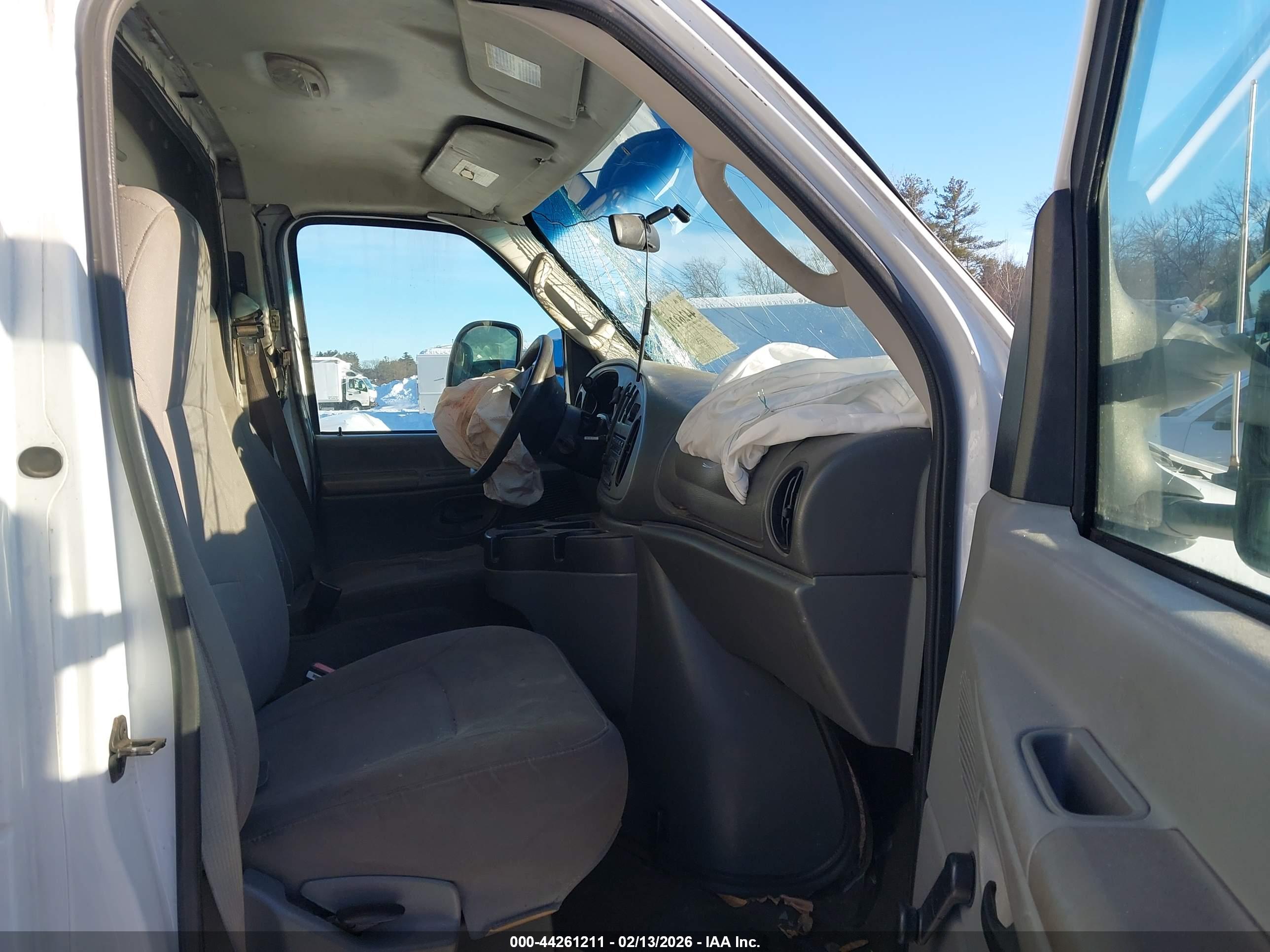 FORD E-350 image 8