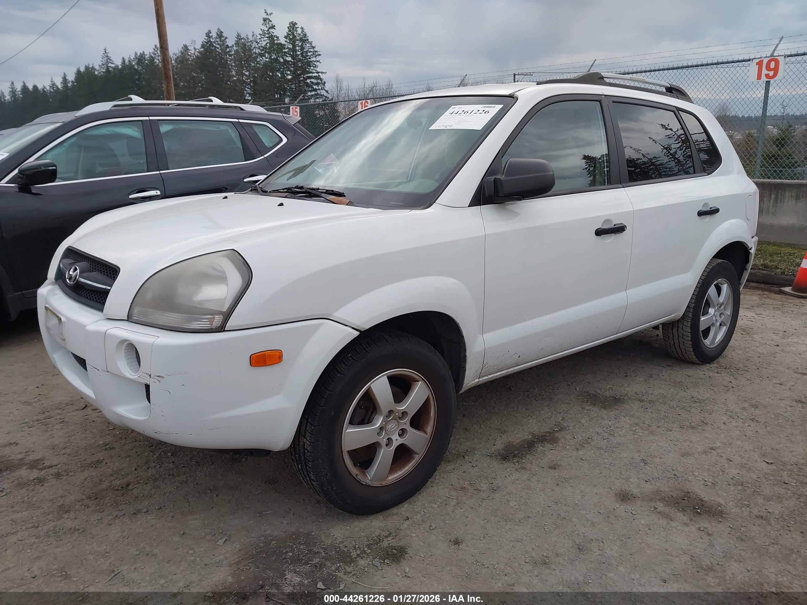 HYUNDAI TUCSON image 2