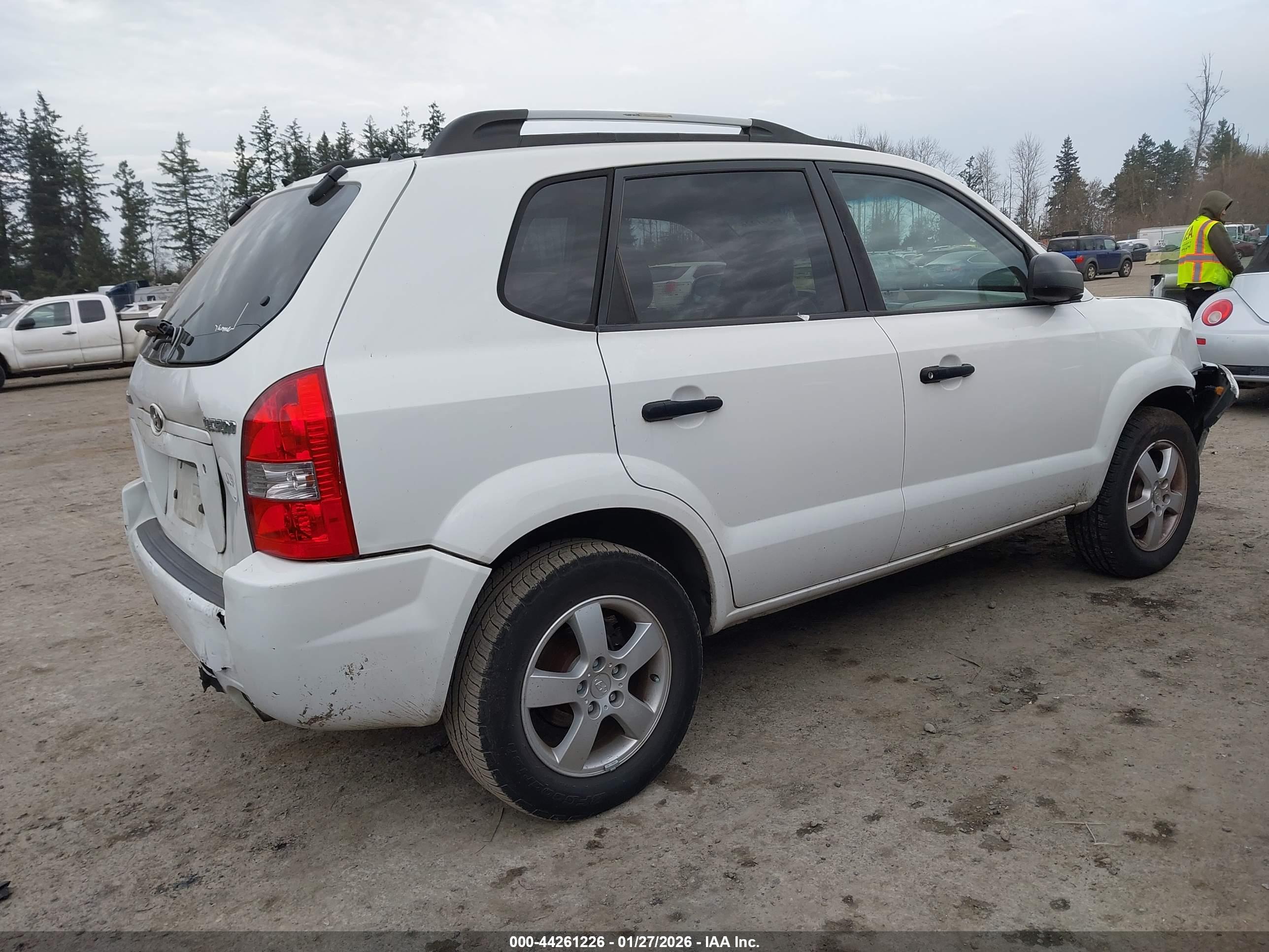 HYUNDAI TUCSON image 4
