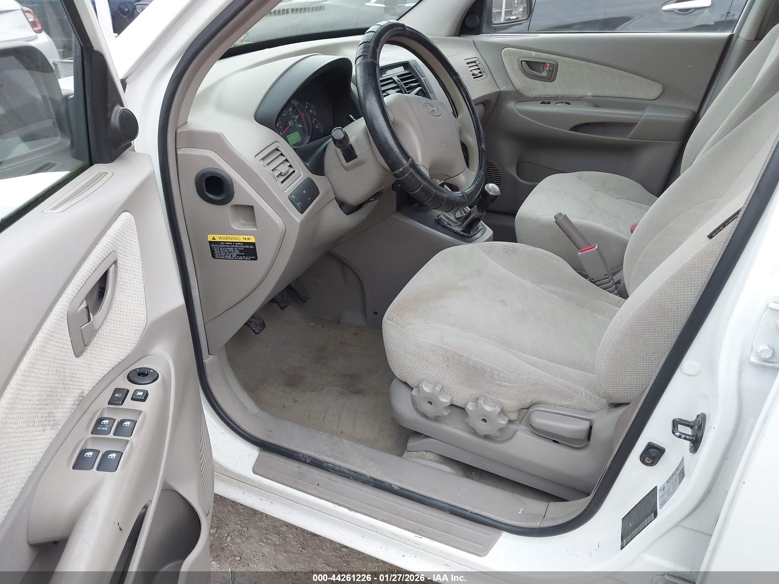 HYUNDAI TUCSON image 5