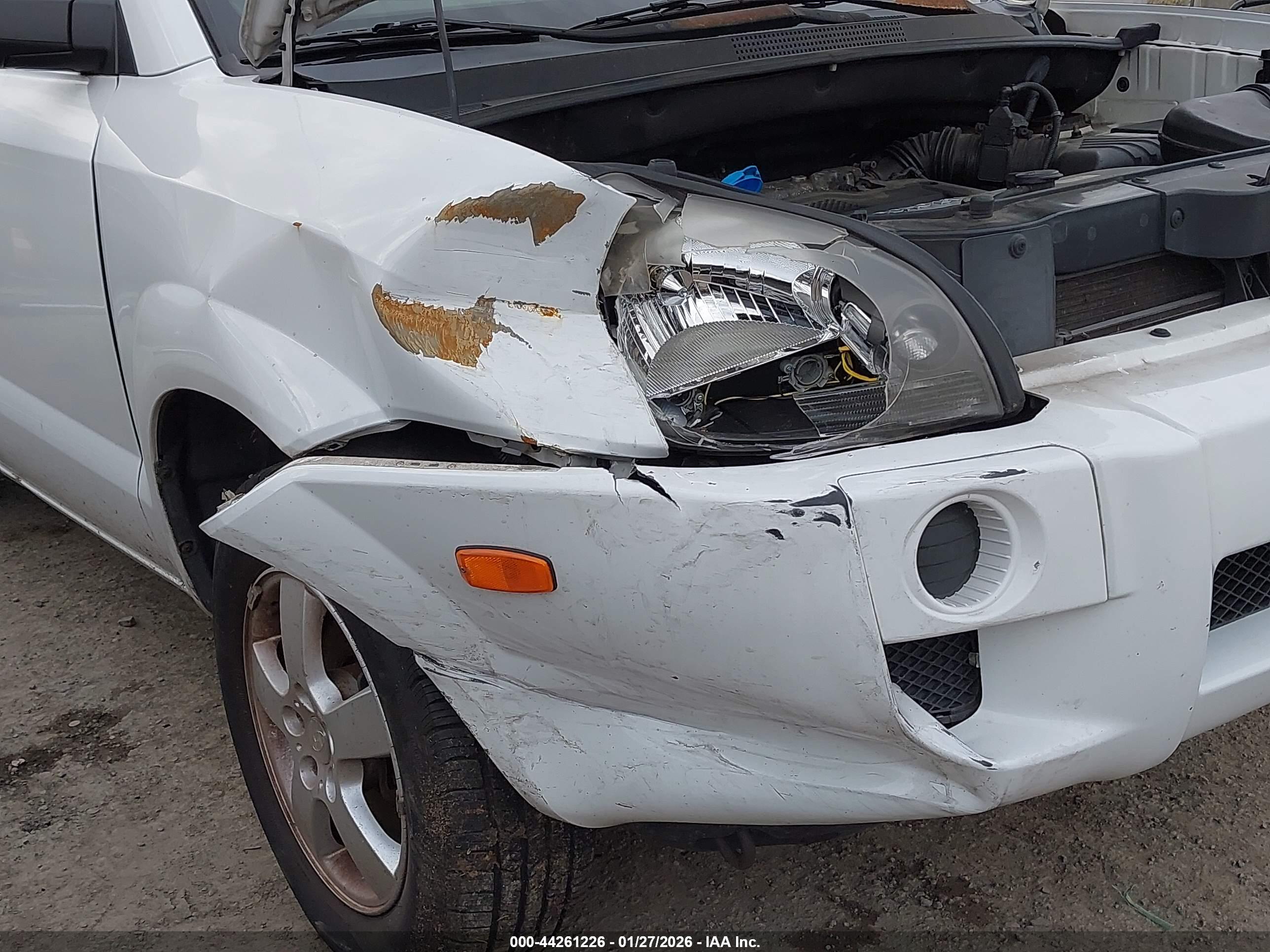 HYUNDAI TUCSON image 6