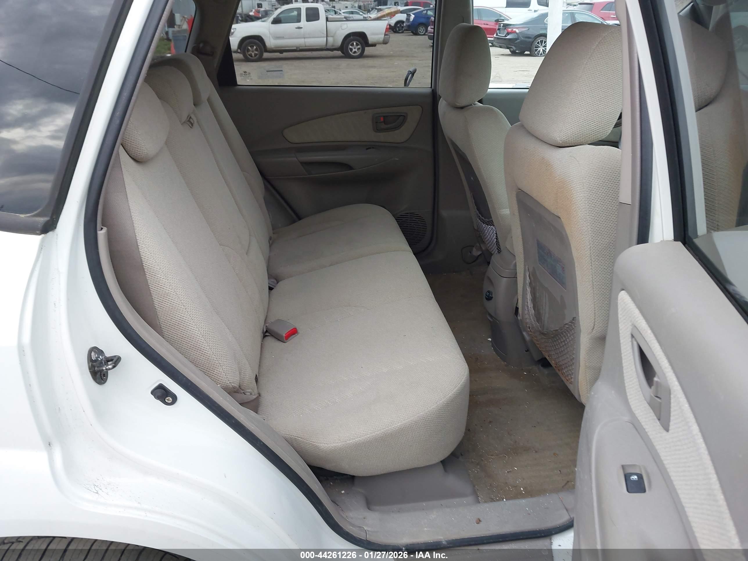 HYUNDAI TUCSON image 8