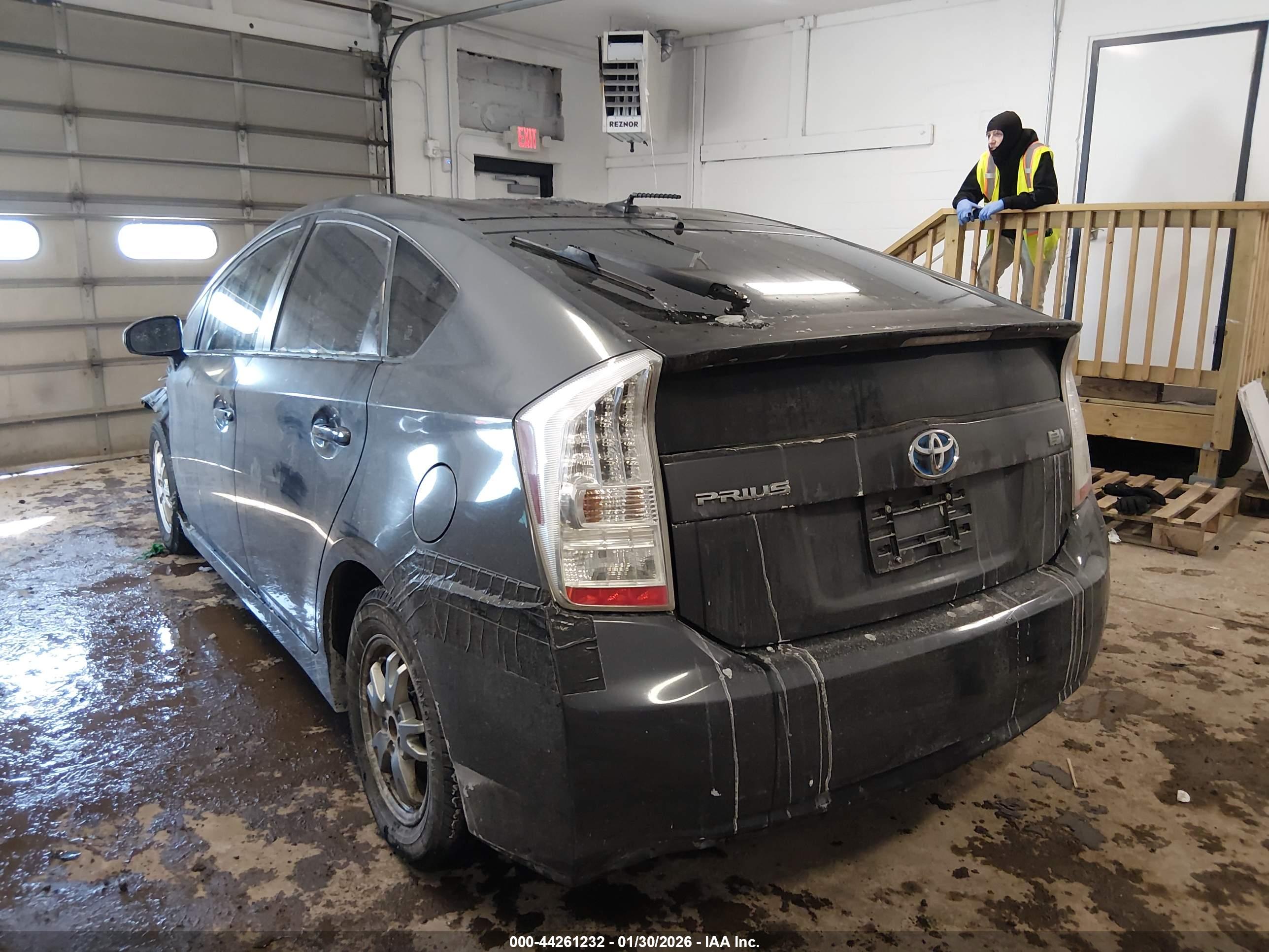 TOYOTA PRIUS image 3