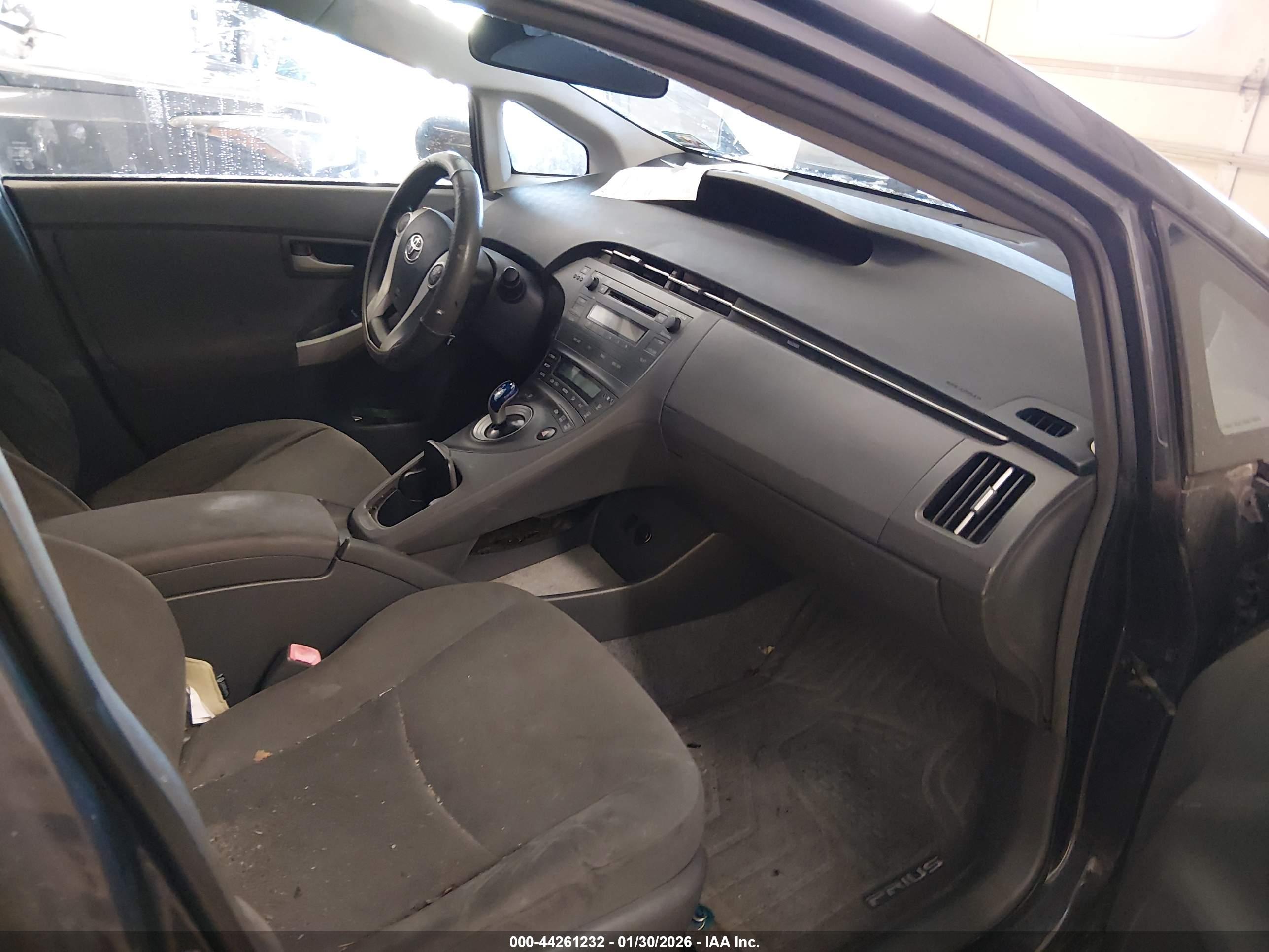 TOYOTA PRIUS image 5