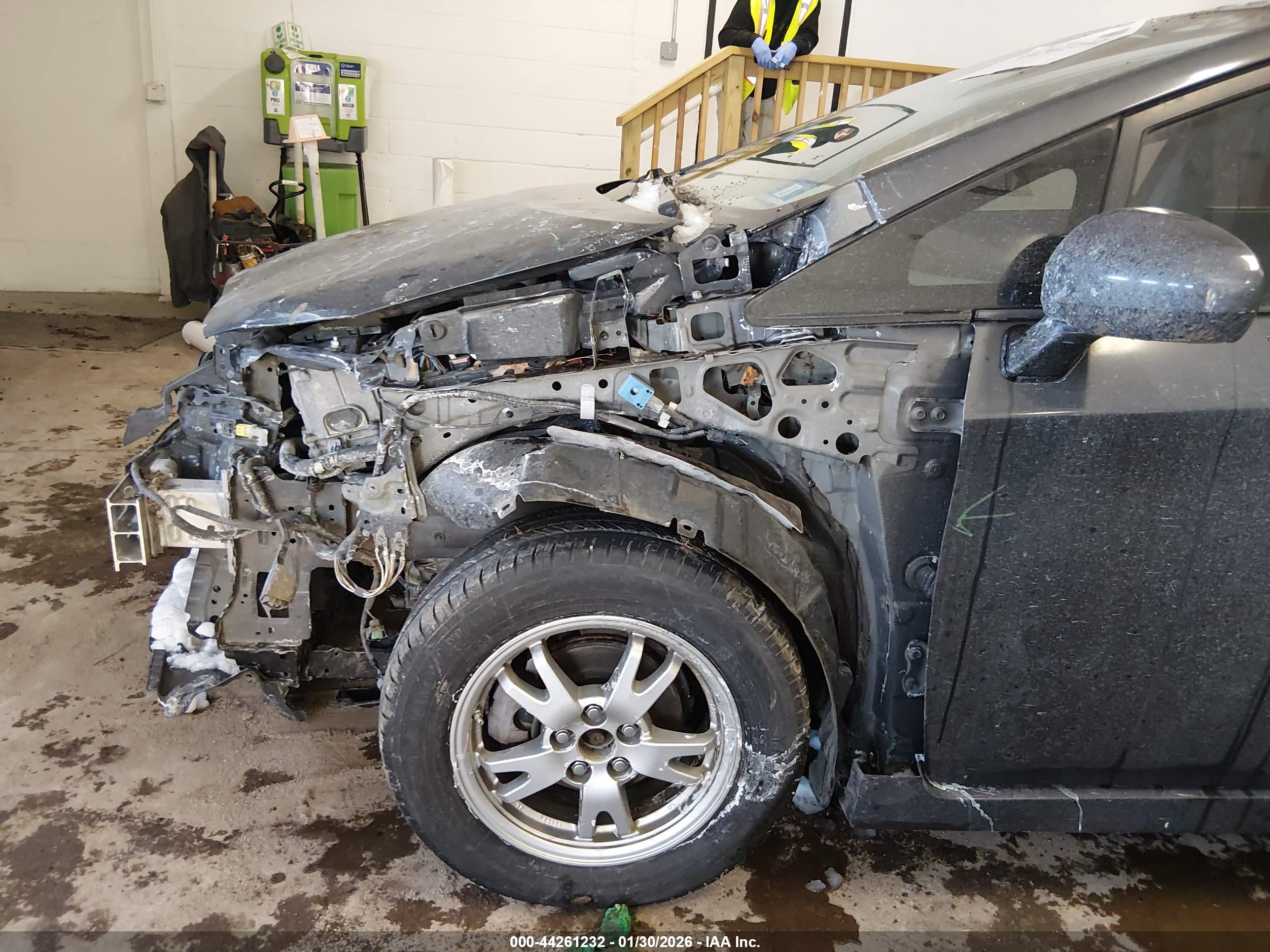 TOYOTA PRIUS image 6