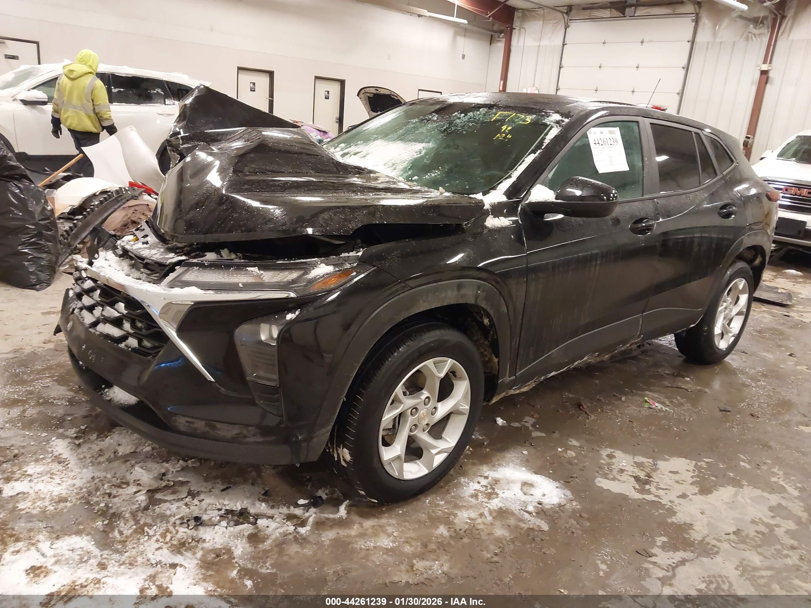 CHEVROLET TRAX image 2