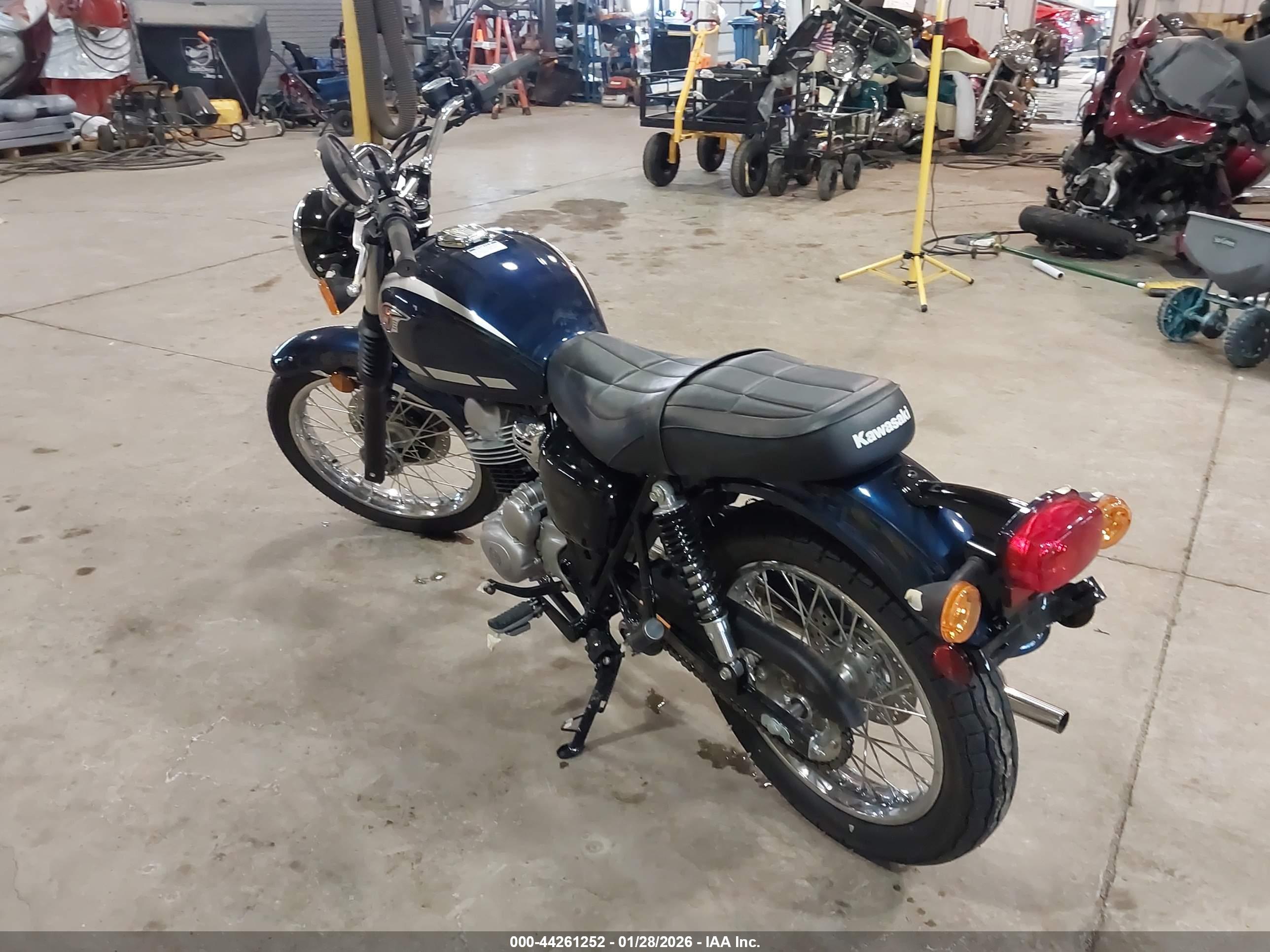 KAWASAKI BJ230 image 3