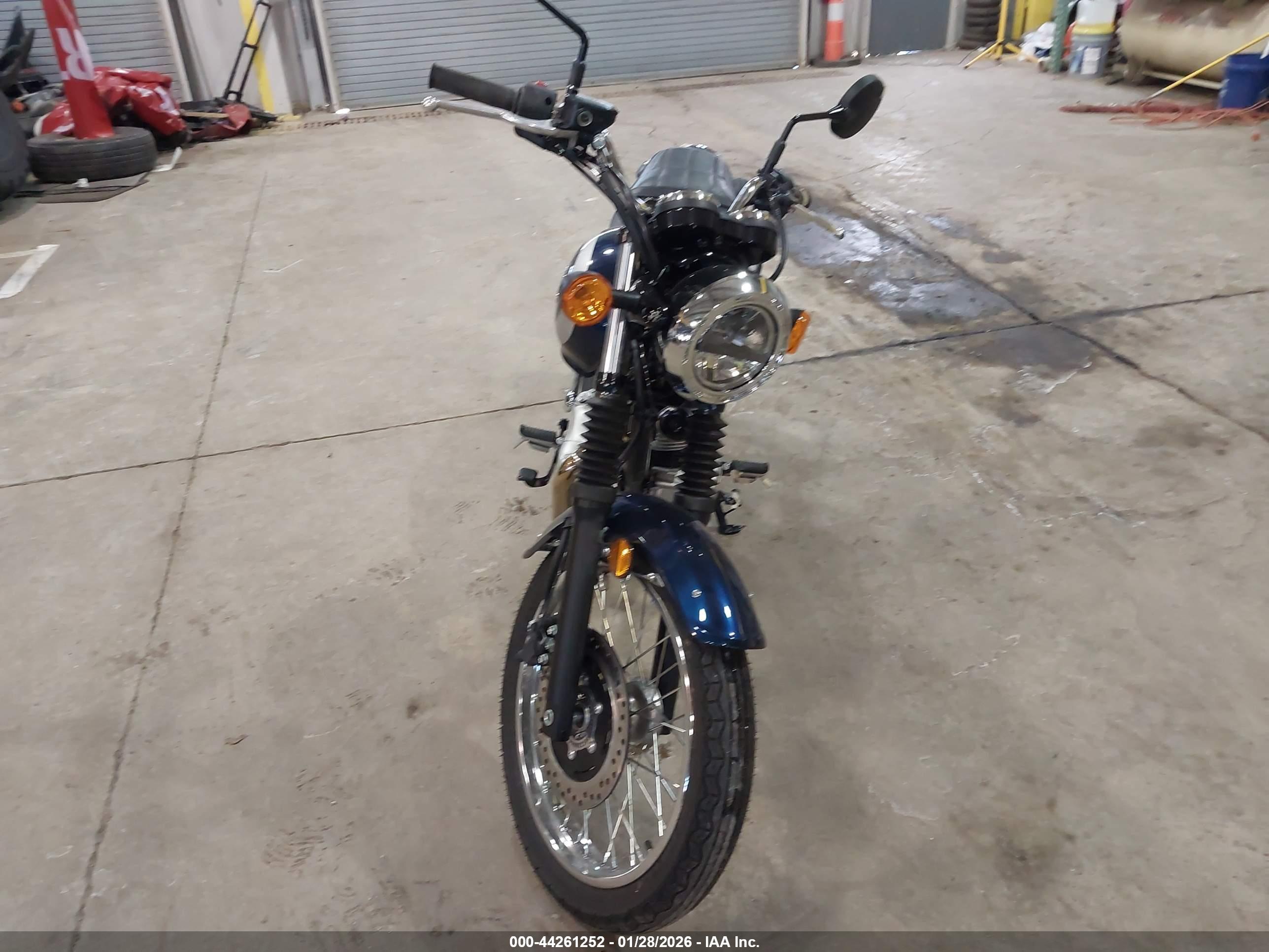 KAWASAKI BJ230 image 5
