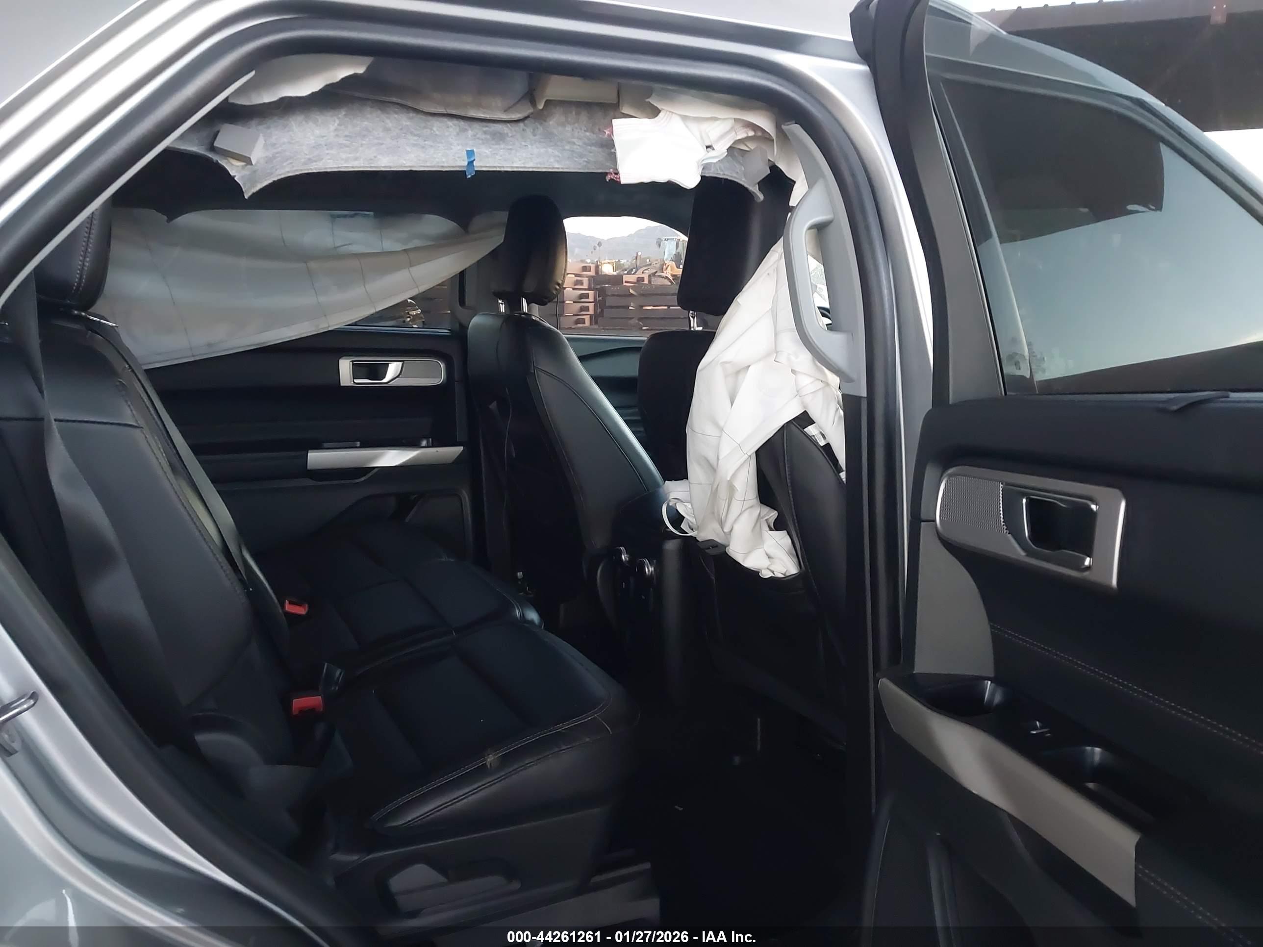 FORD EXPLORER image 8