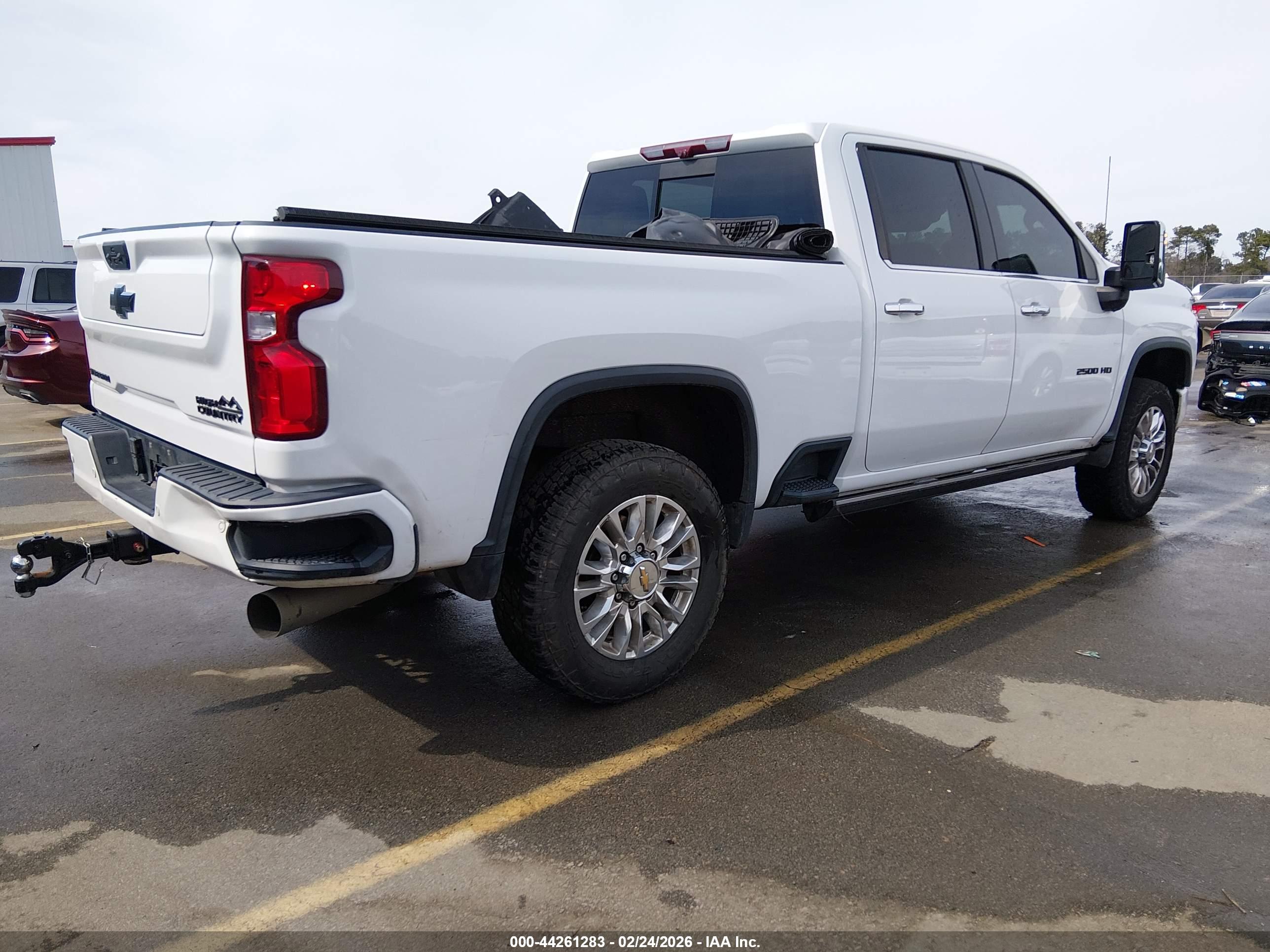 CHEVROLET SILVERADO image 4