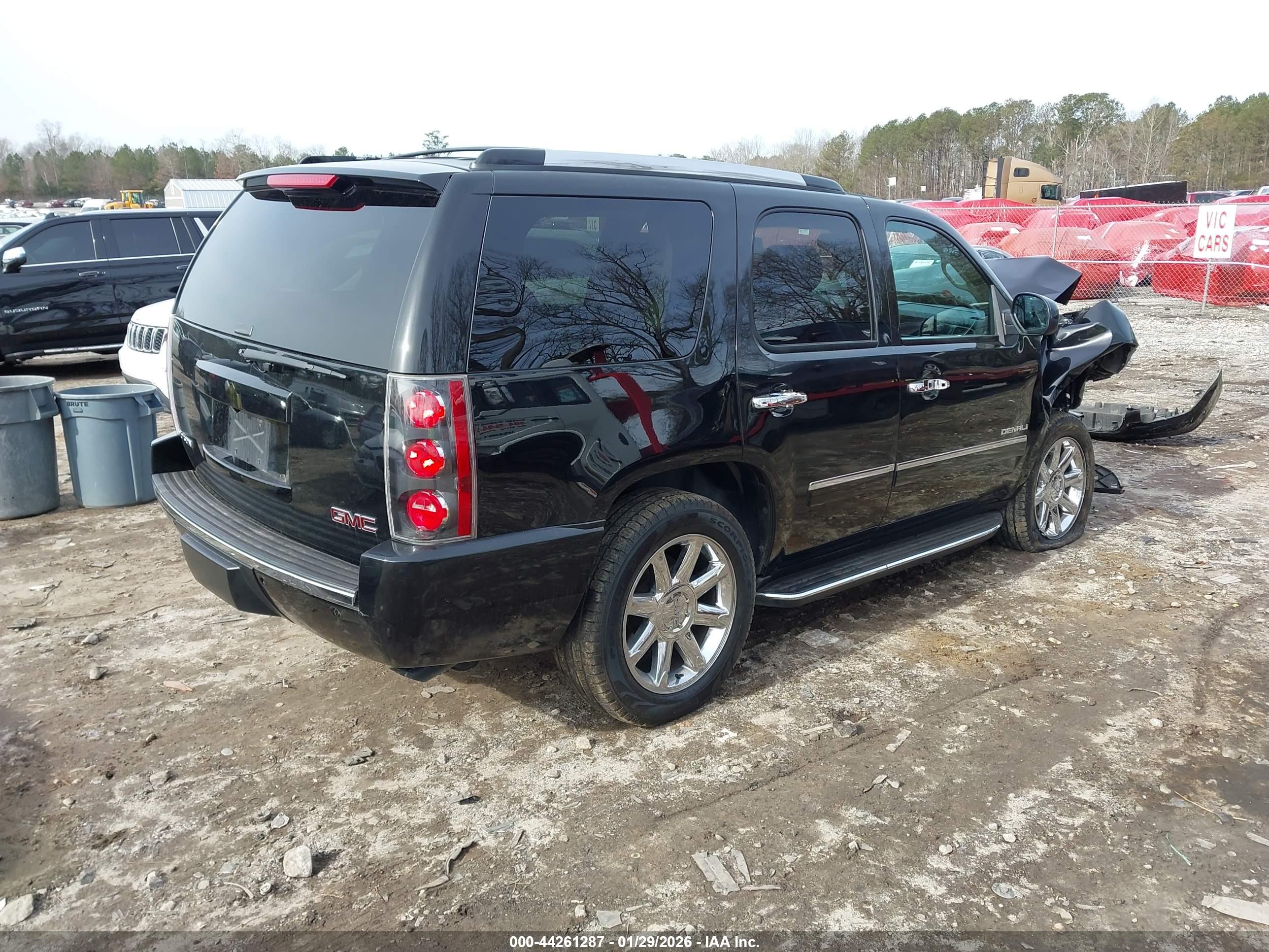 GMC YUKON image 4