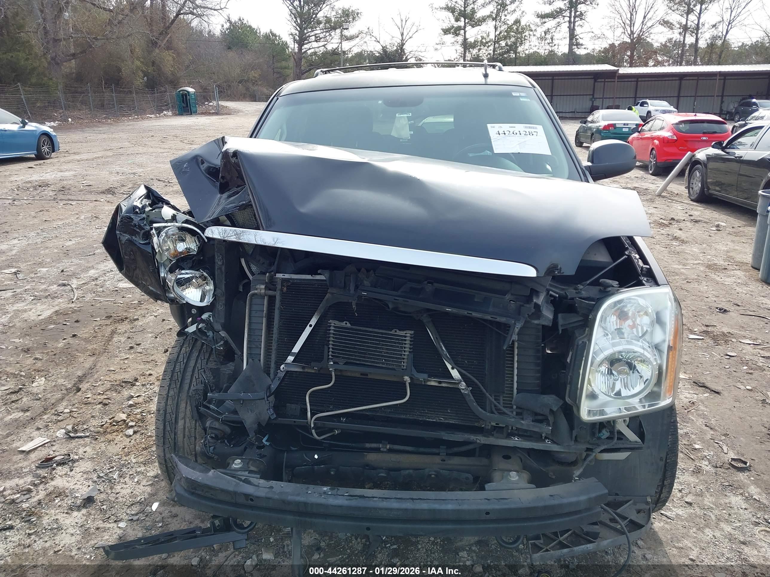 GMC YUKON image 6