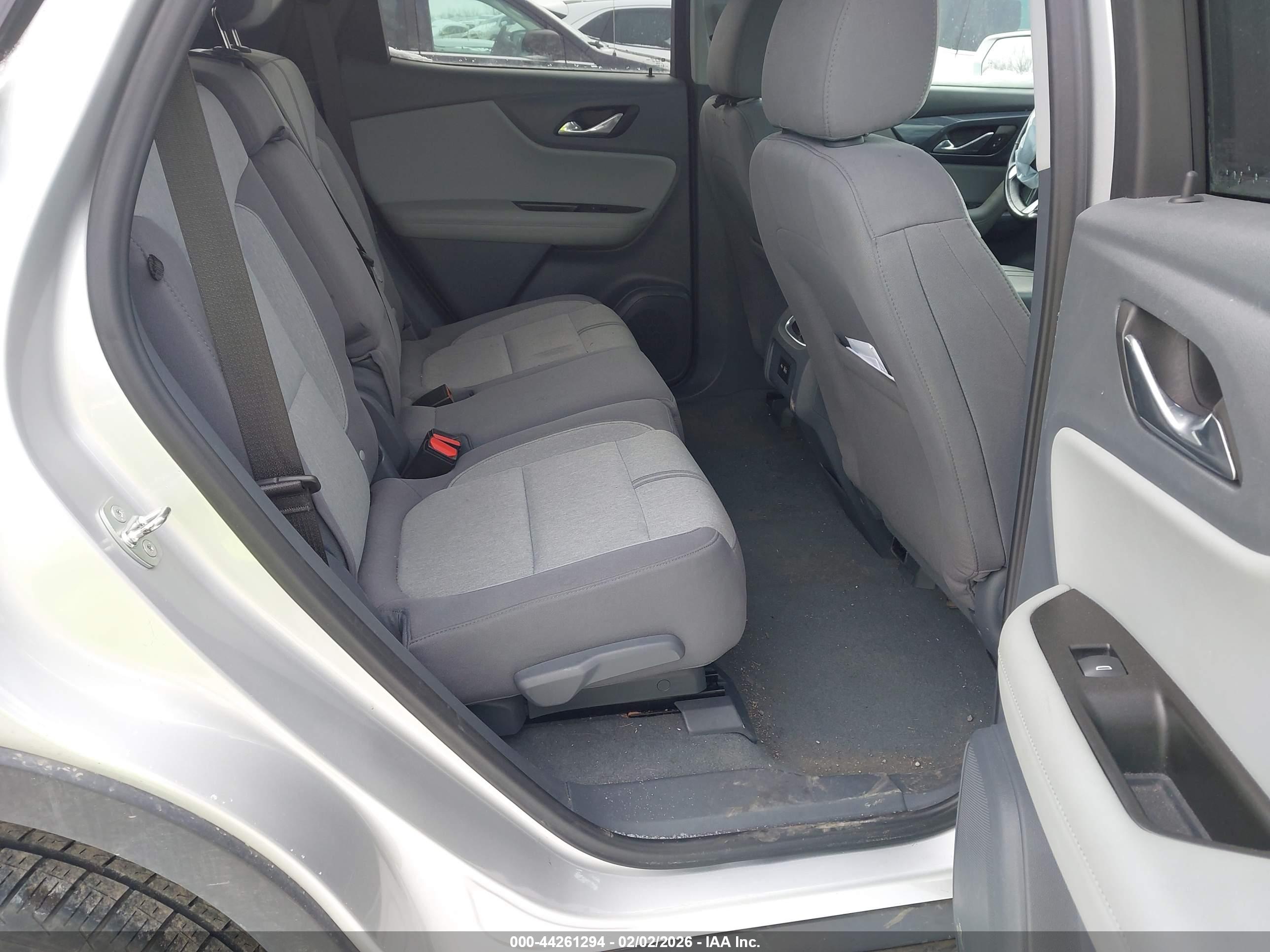 CHEVROLET BLAZER image 8