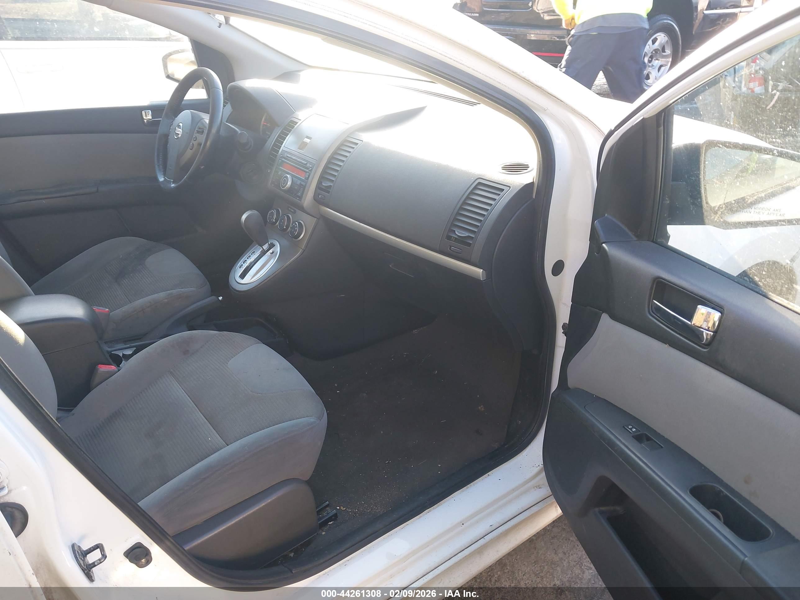 NISSAN SENTRA image 5