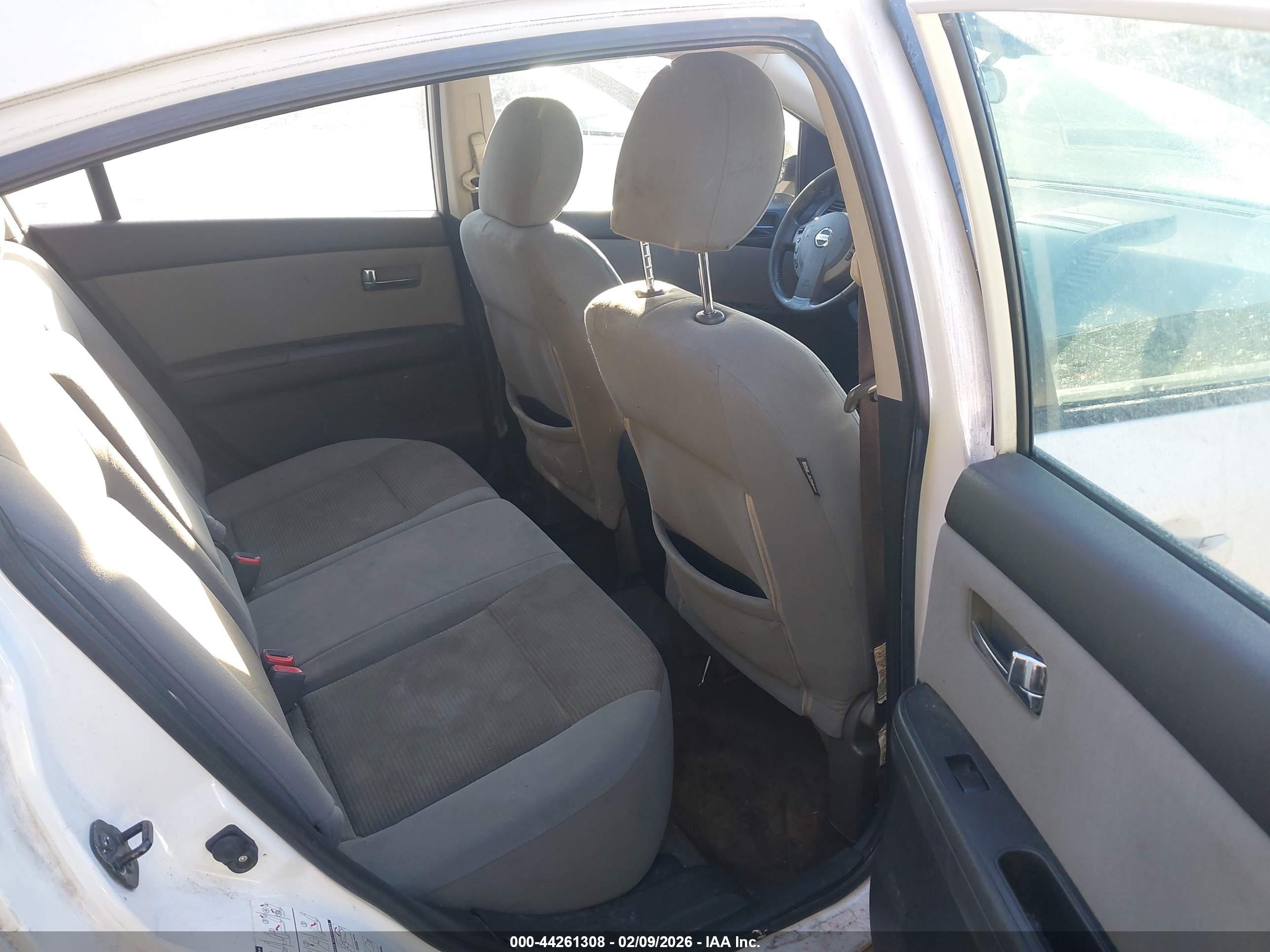 NISSAN SENTRA image 8