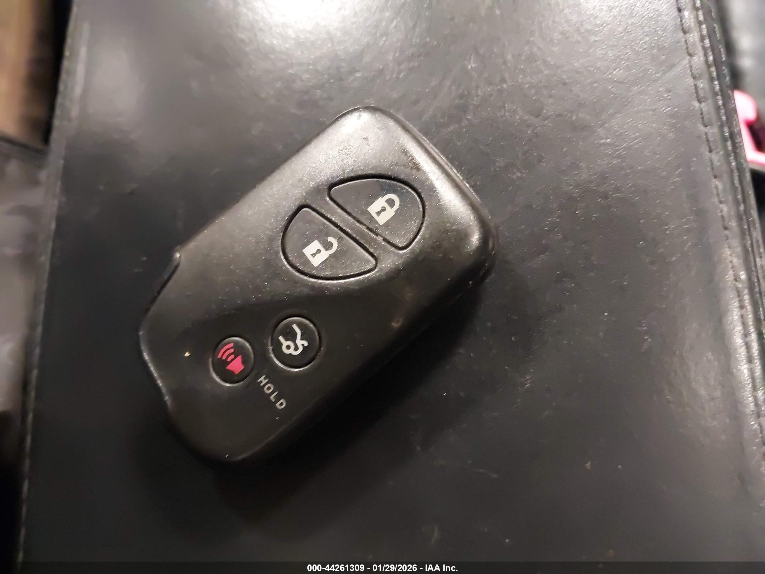 LEXUS IS image 11