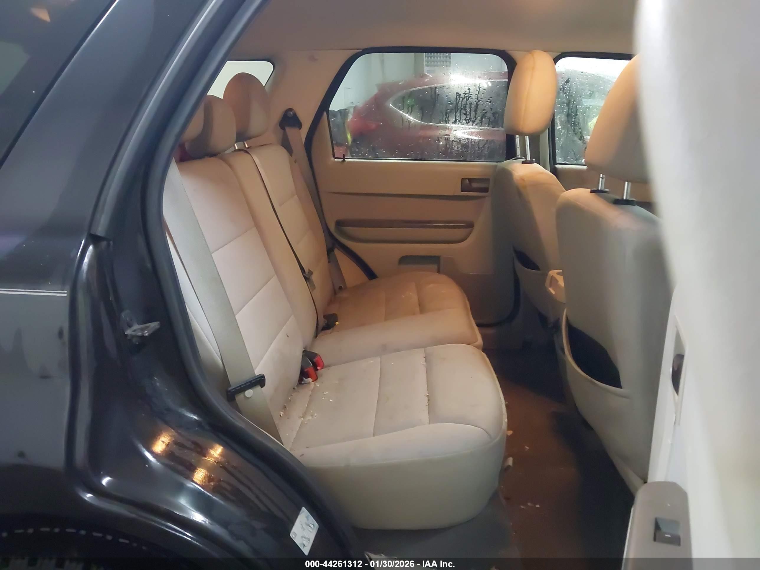 FORD ESCAPE image 8