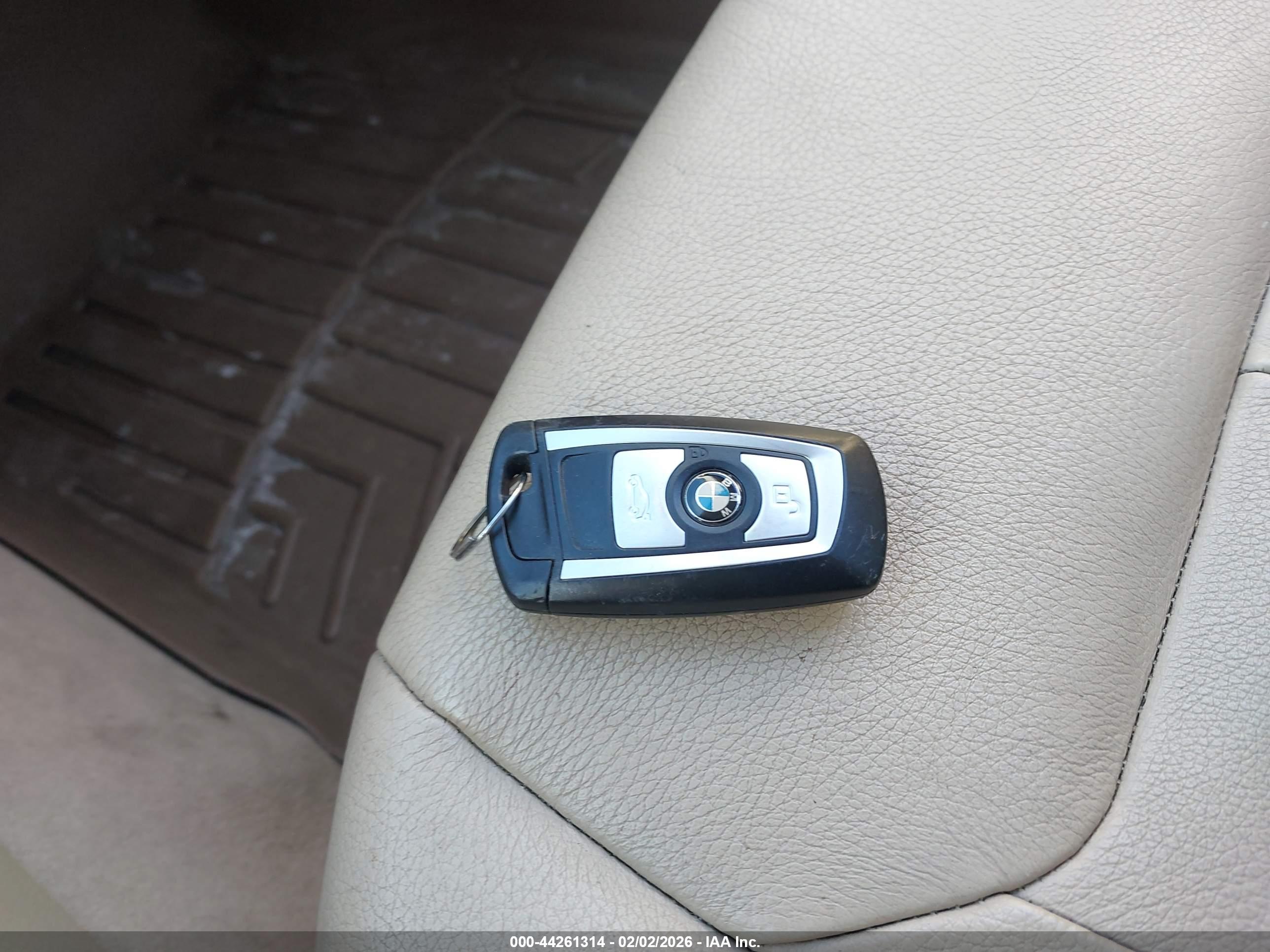 BMW 328I image 11