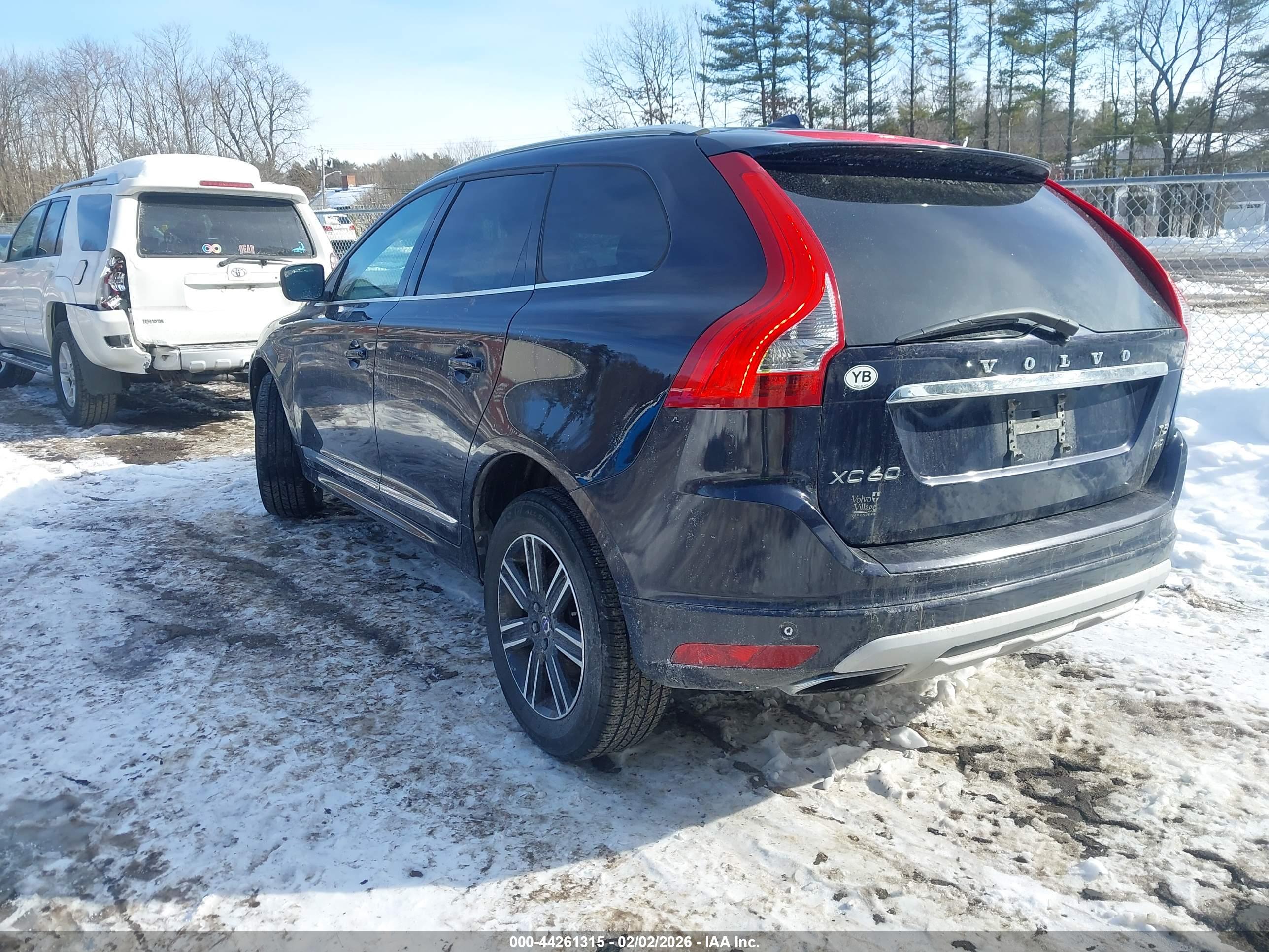 VOLVO XC60 image 3