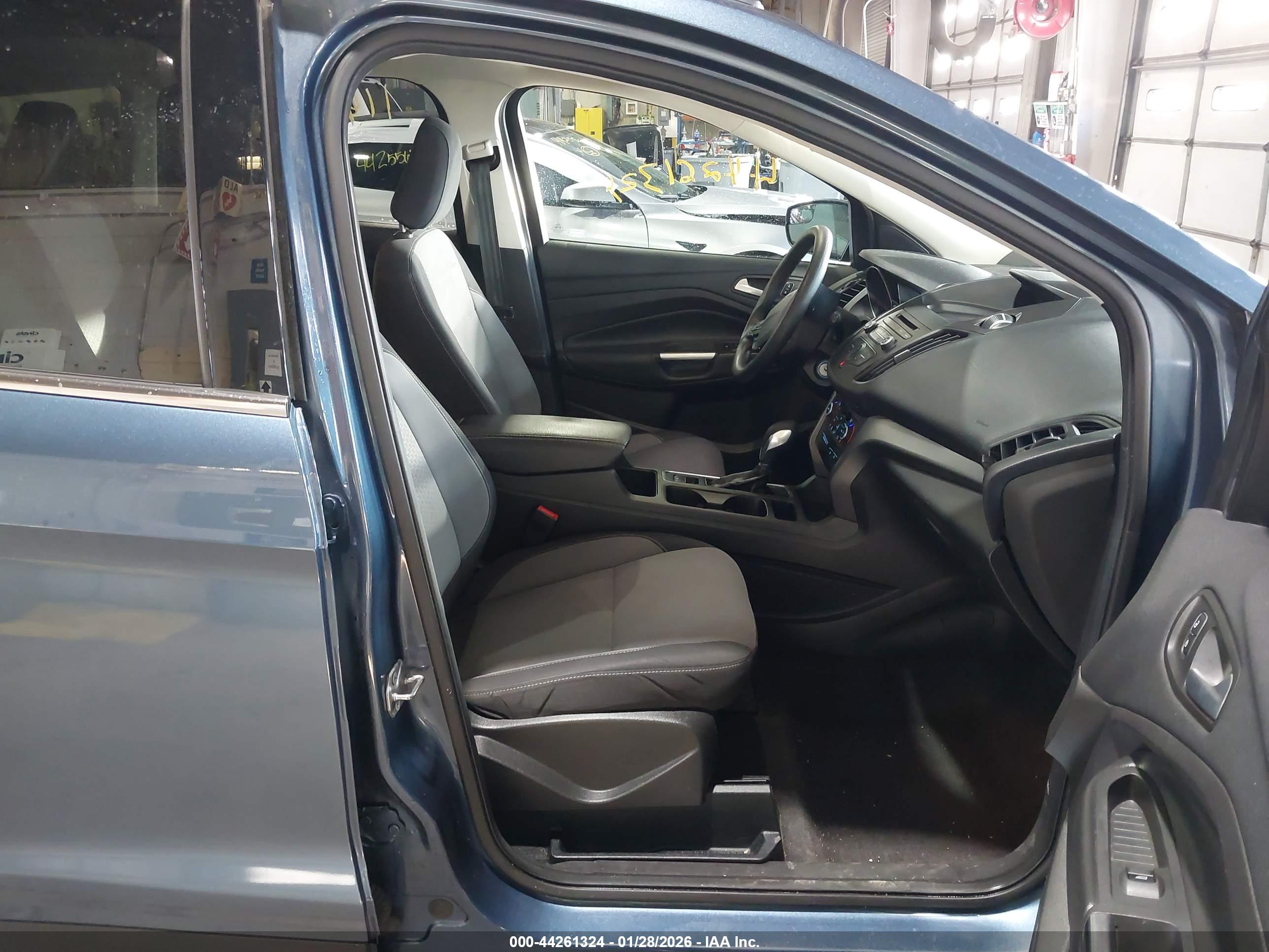 FORD ESCAPE image 5