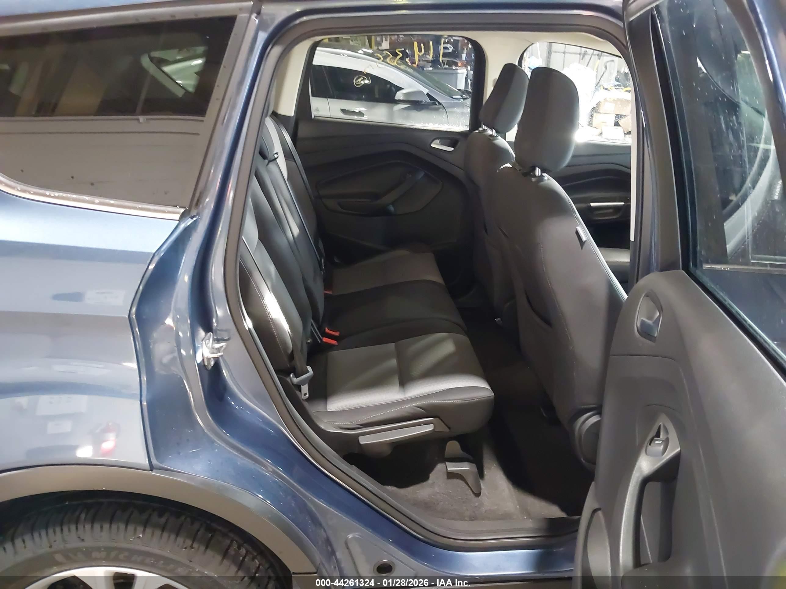 FORD ESCAPE image 8