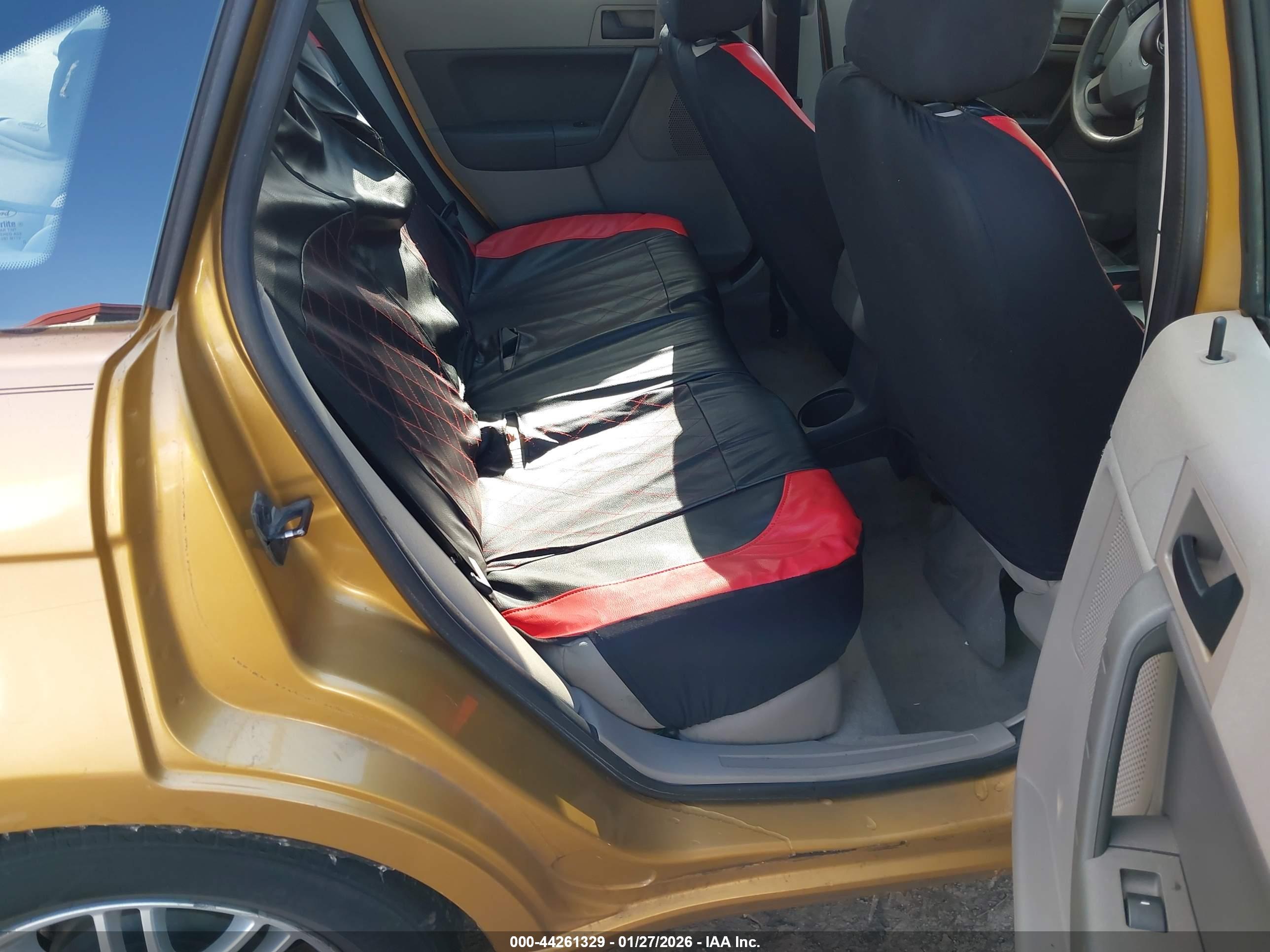 FORD FOCUS image 8