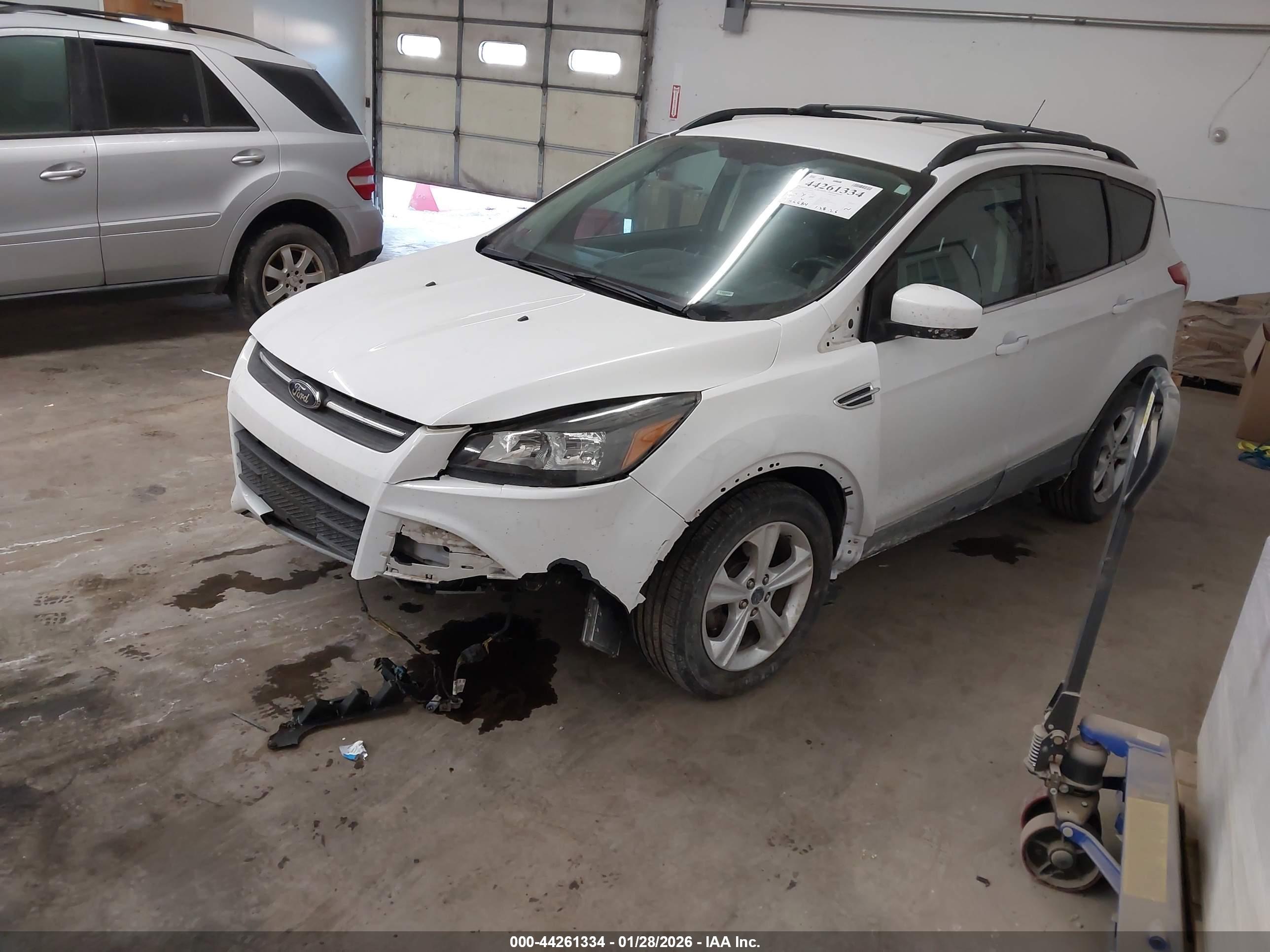FORD ESCAPE image 2